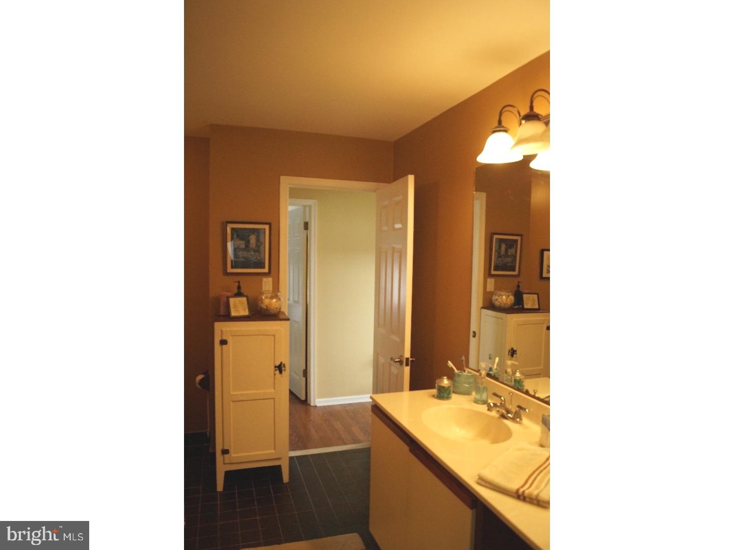 VILLAGE SHIRES - Residential