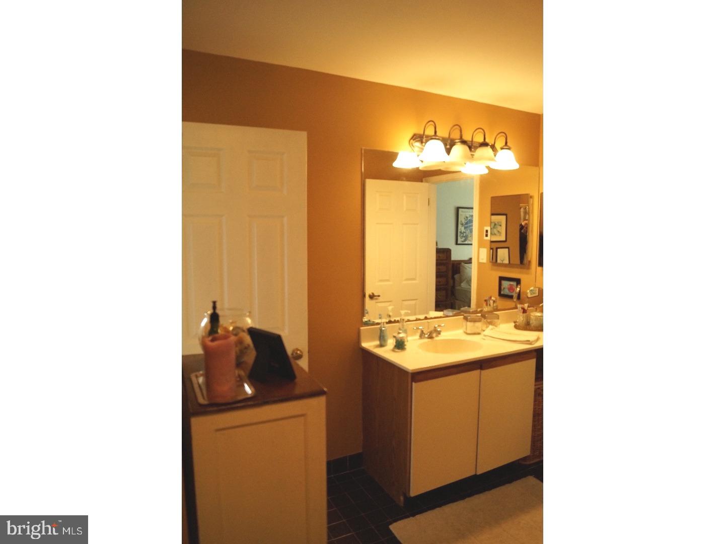 VILLAGE SHIRES - Residential