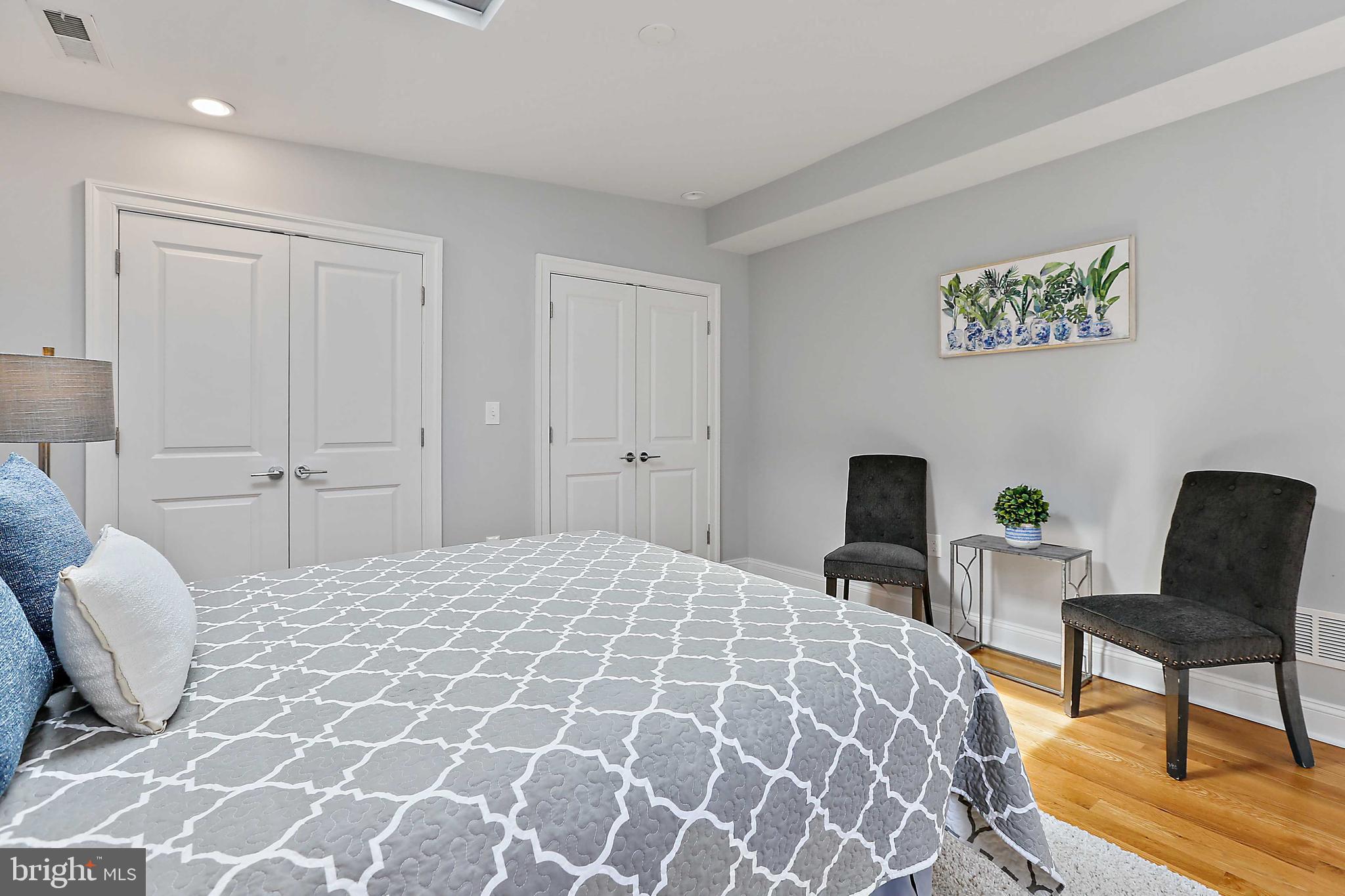 LITTLE ITALY - Residential