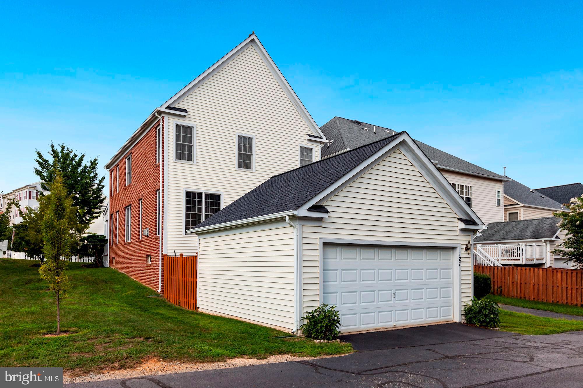 QUINCE ORCHARD PARK - Residential