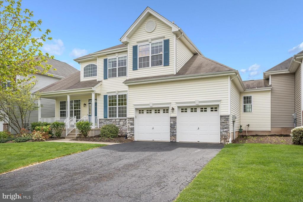 Photo of 10 Jockey Lane, FLEMINGTON, NJ 08822 (MLS # NJHT2004836)