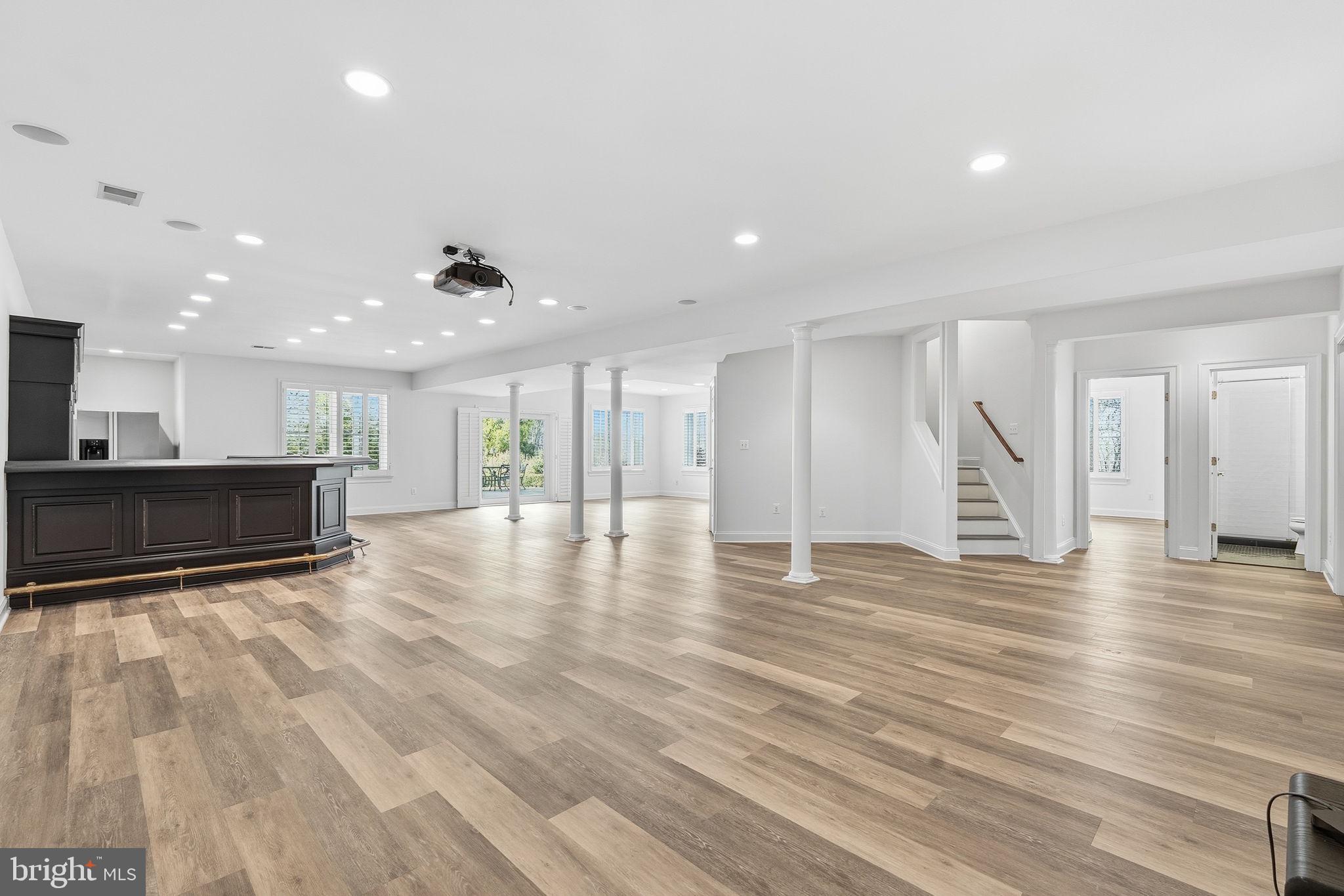 WAPLES MILL MANOR - Residential