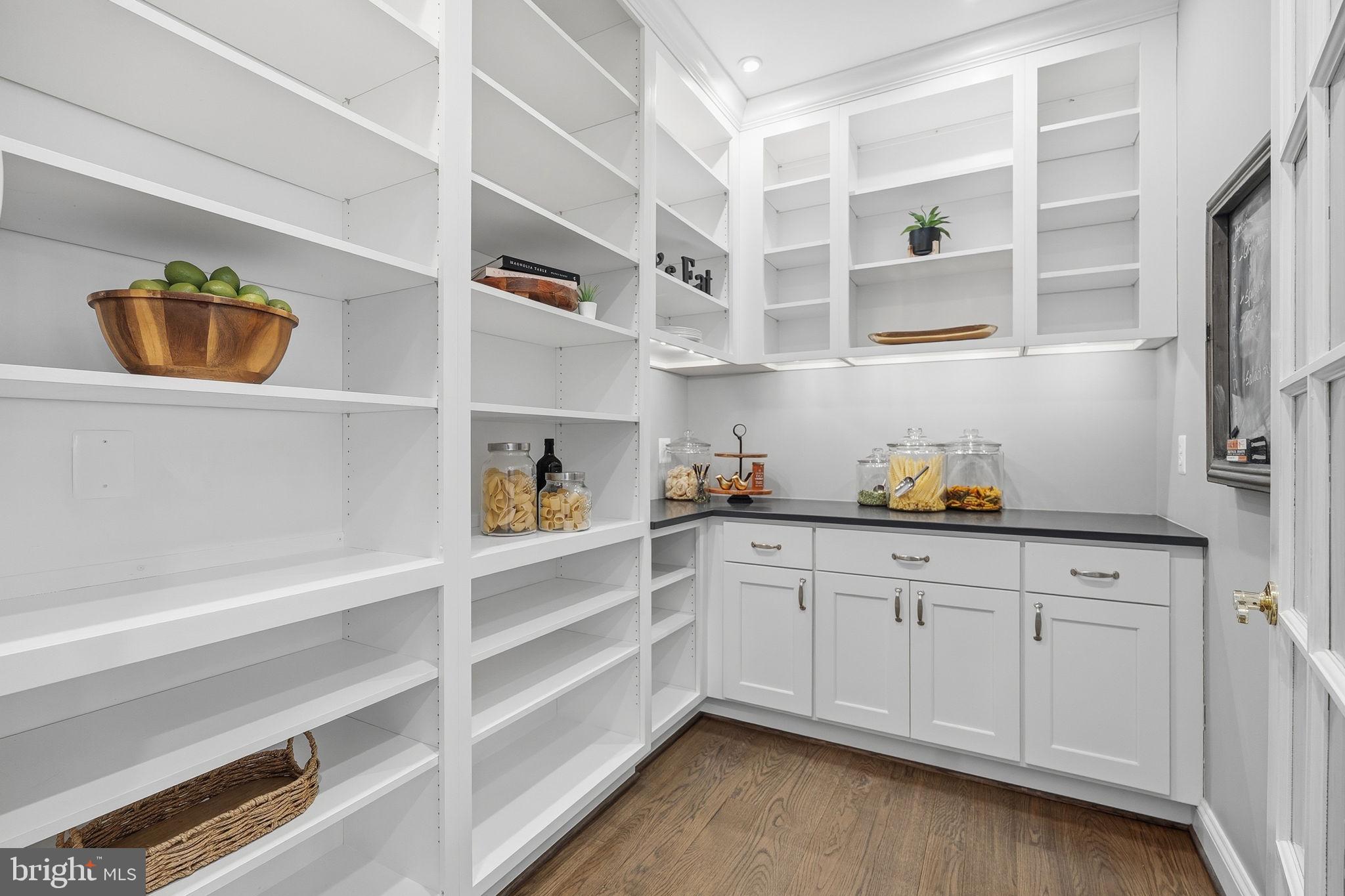 WAPLES MILL MANOR - Residential