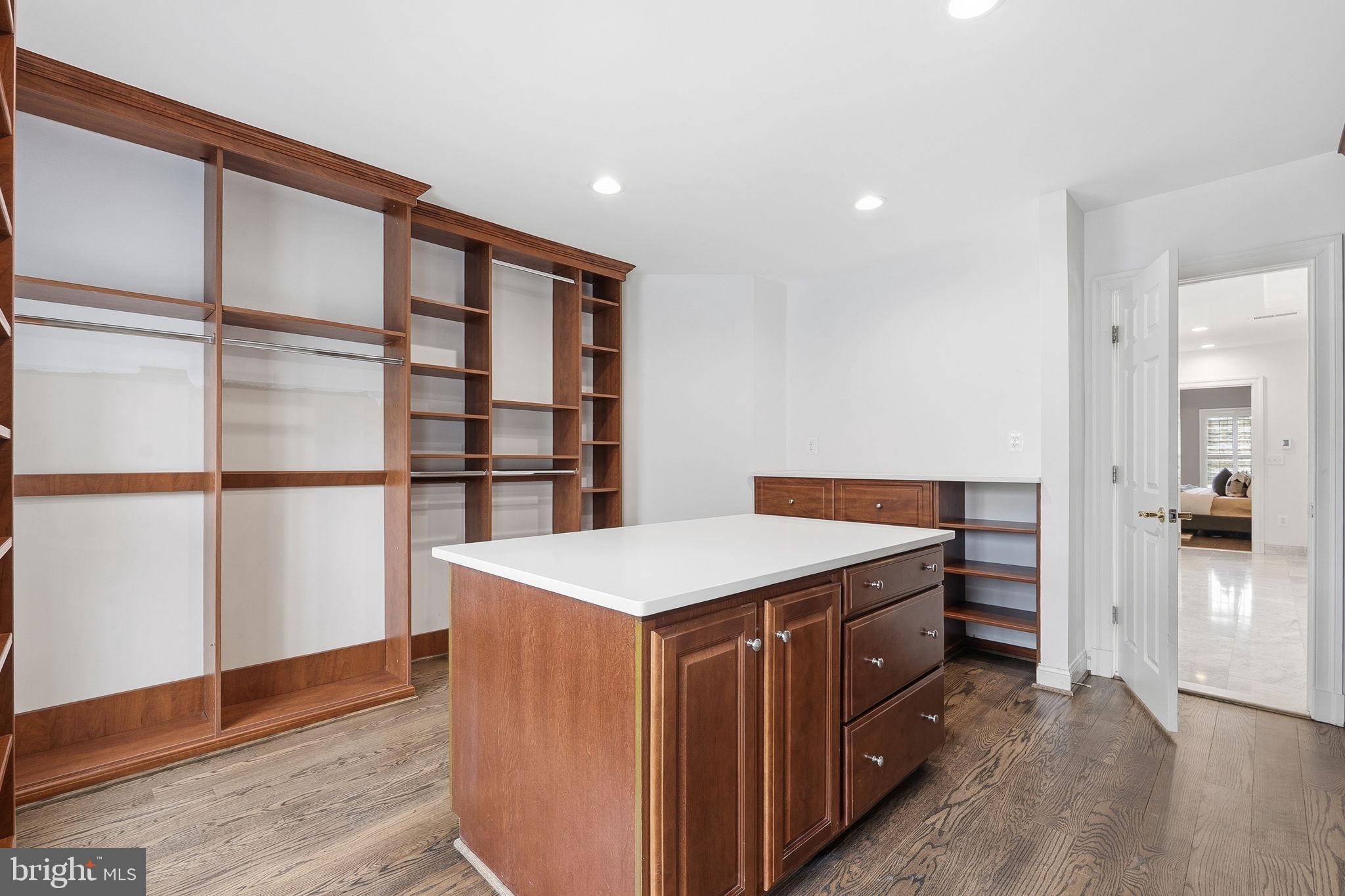 WAPLES MILL MANOR - Residential