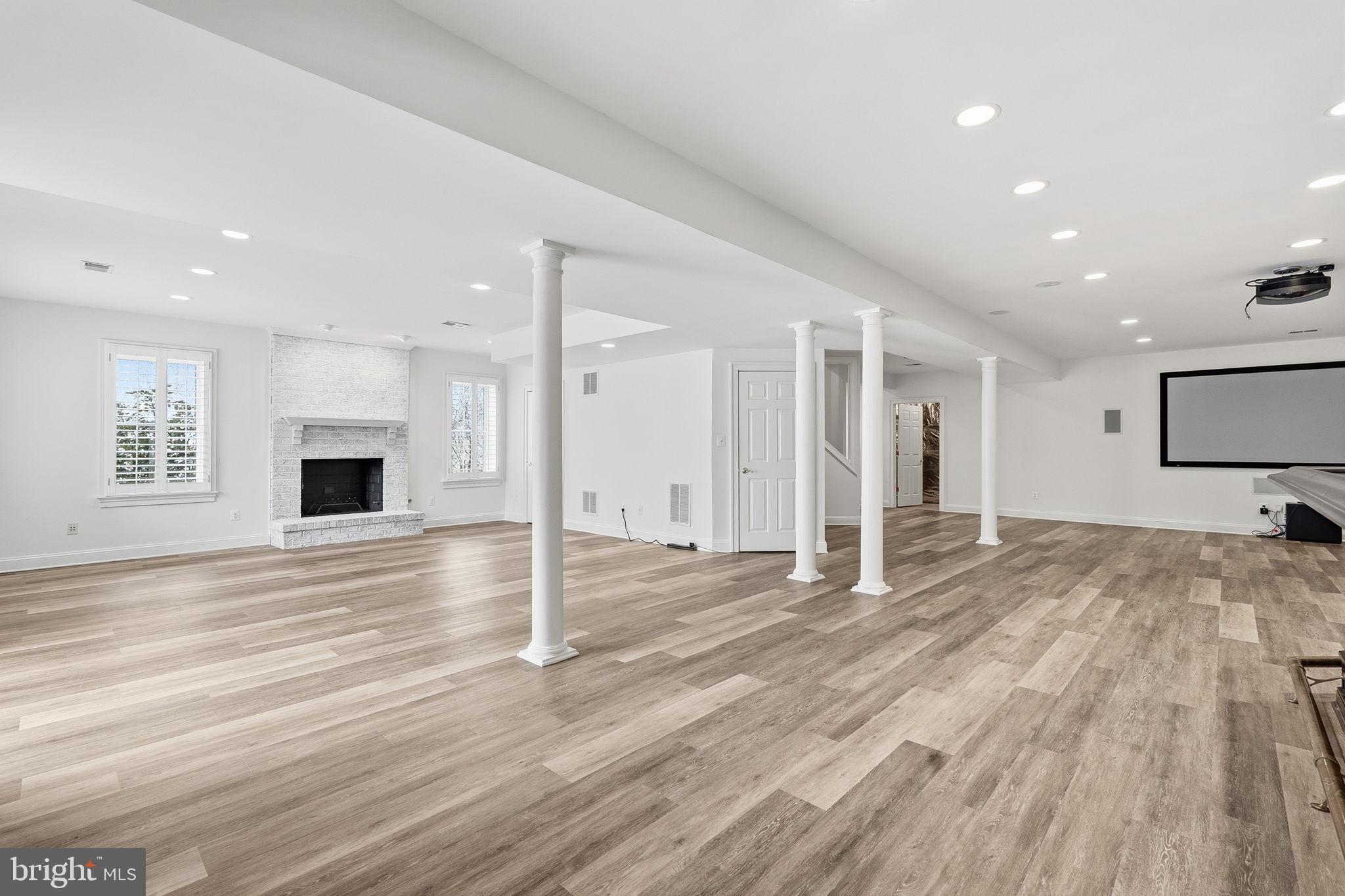 WAPLES MILL MANOR - Residential