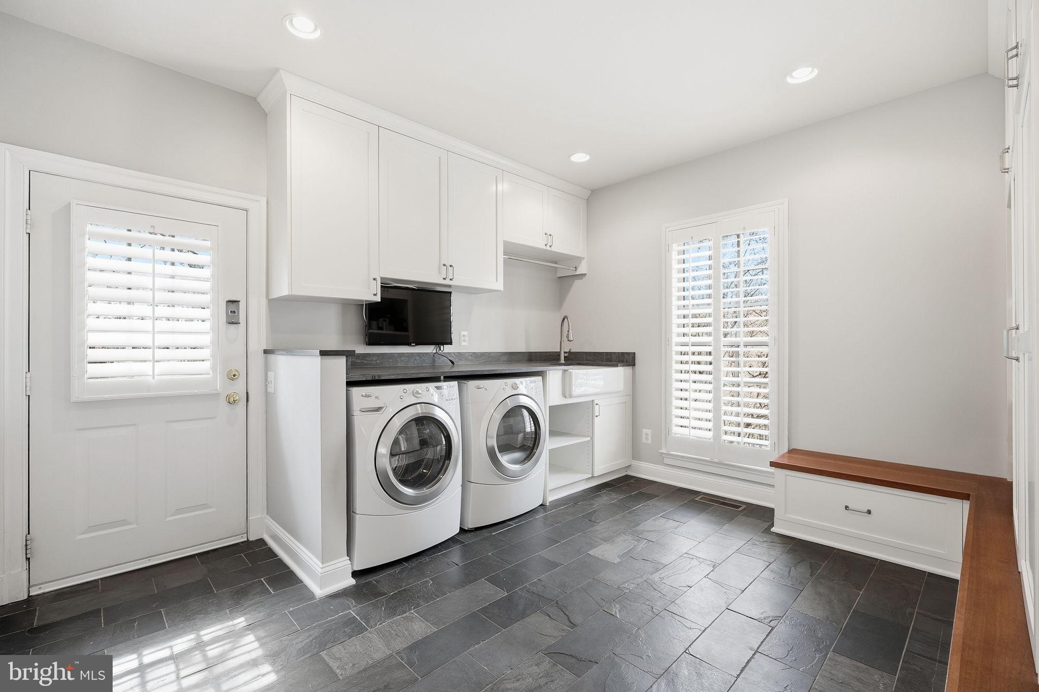 WAPLES MILL MANOR - Residential