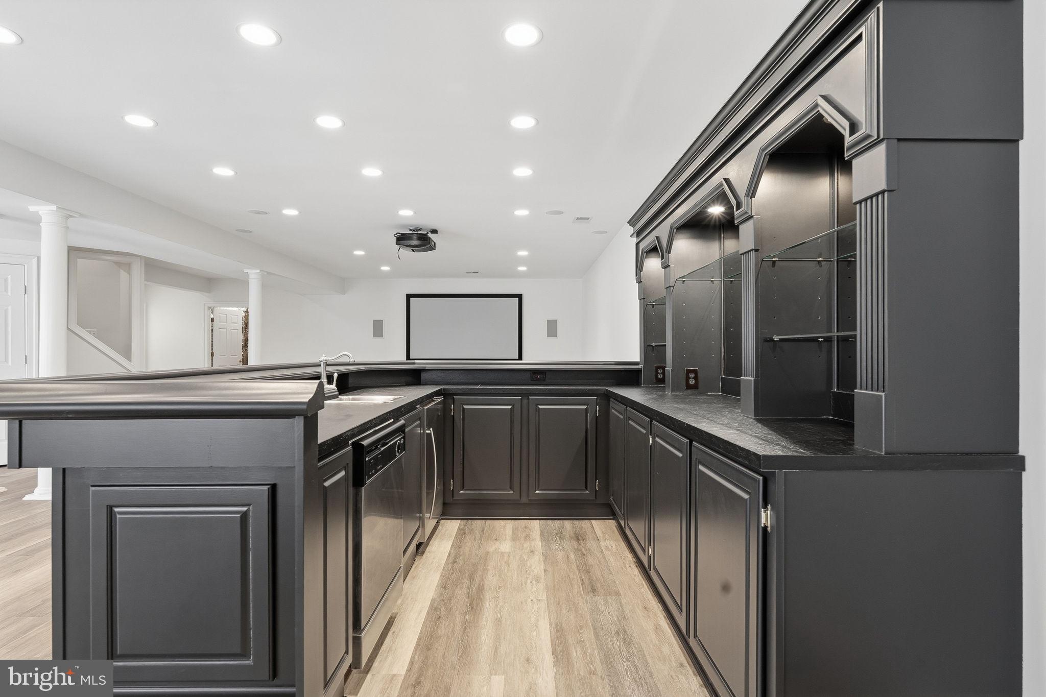 WAPLES MILL MANOR - Residential