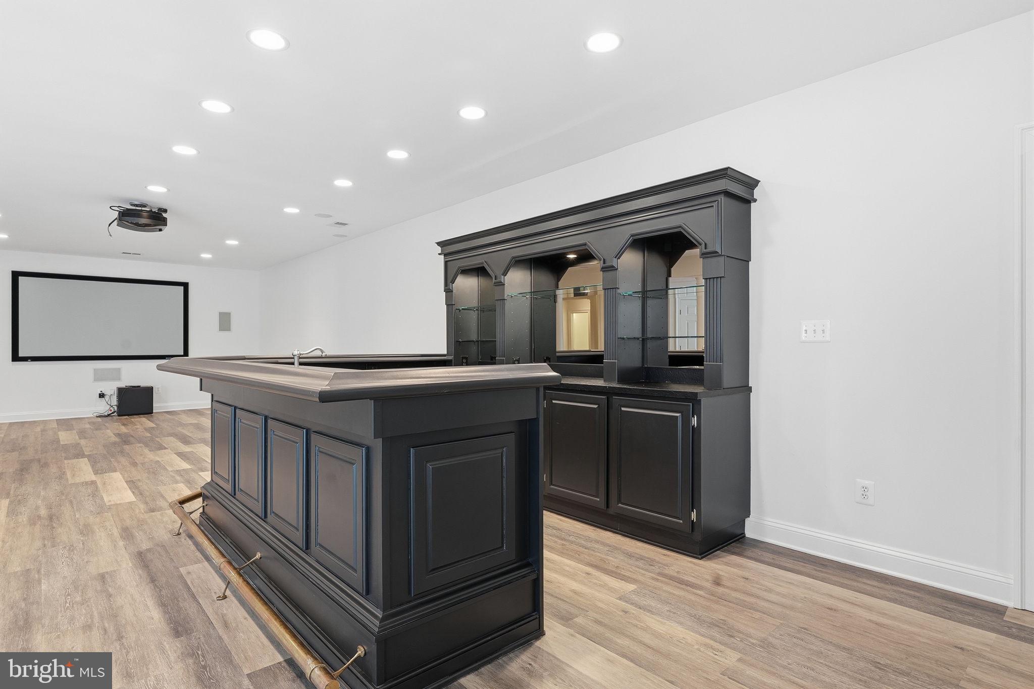 WAPLES MILL MANOR - Residential