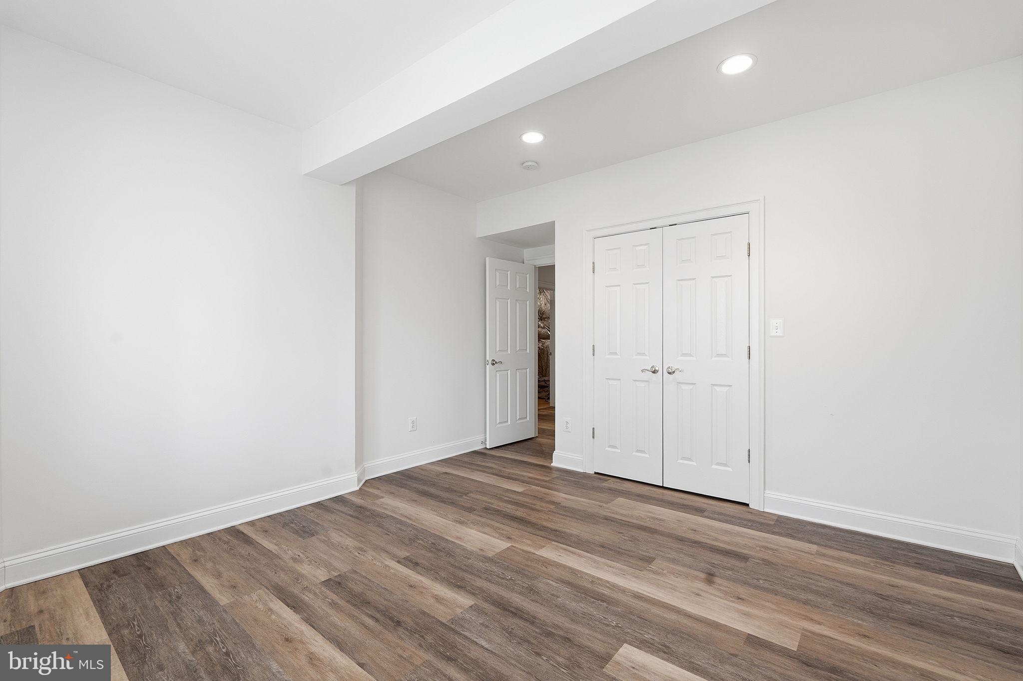 WAPLES MILL MANOR - Residential