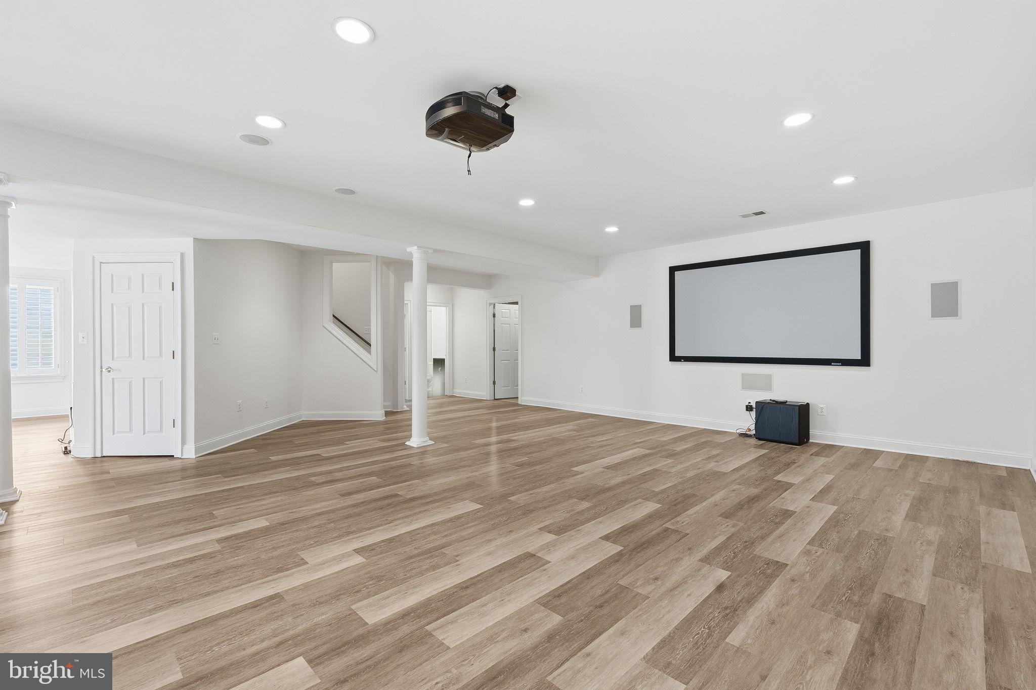 WAPLES MILL MANOR - Residential