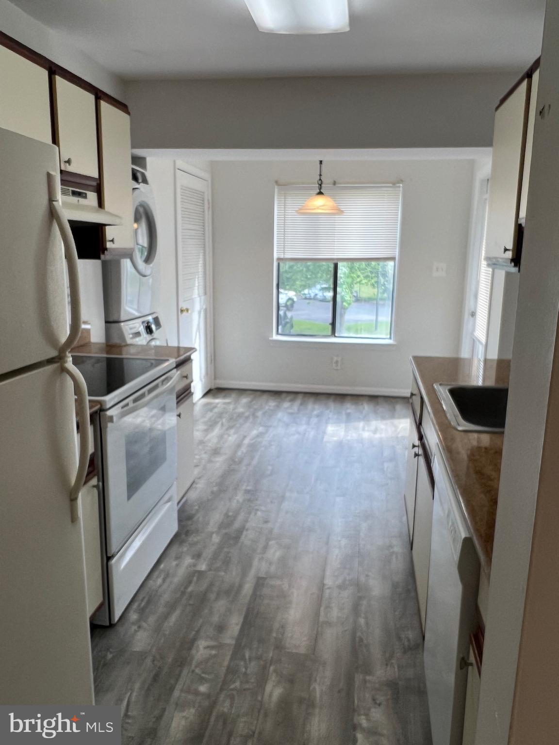9567 COGGS BILL DRIVE 204