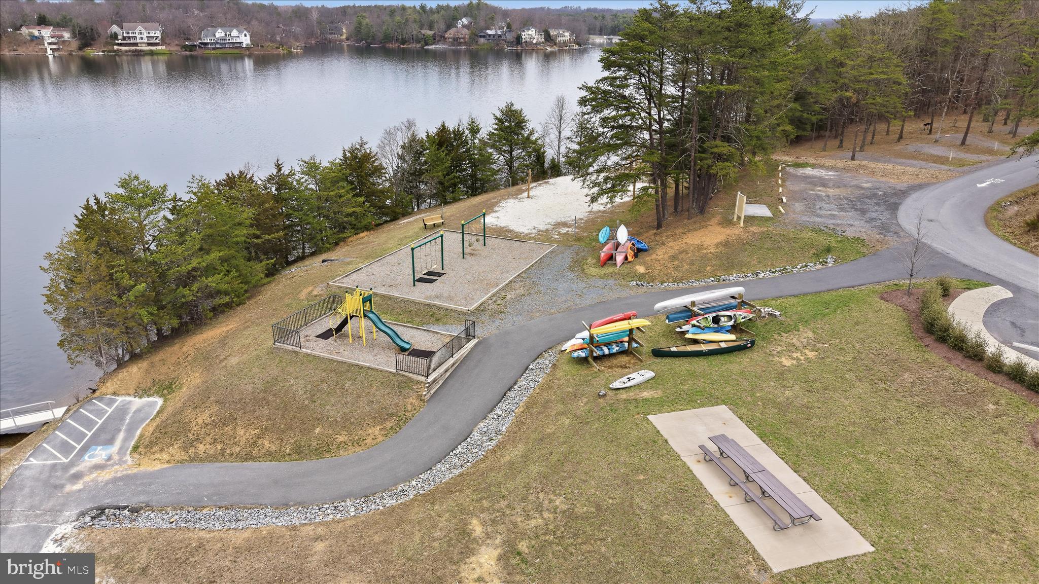 LAKE HOLIDAY ESTATES - Residential