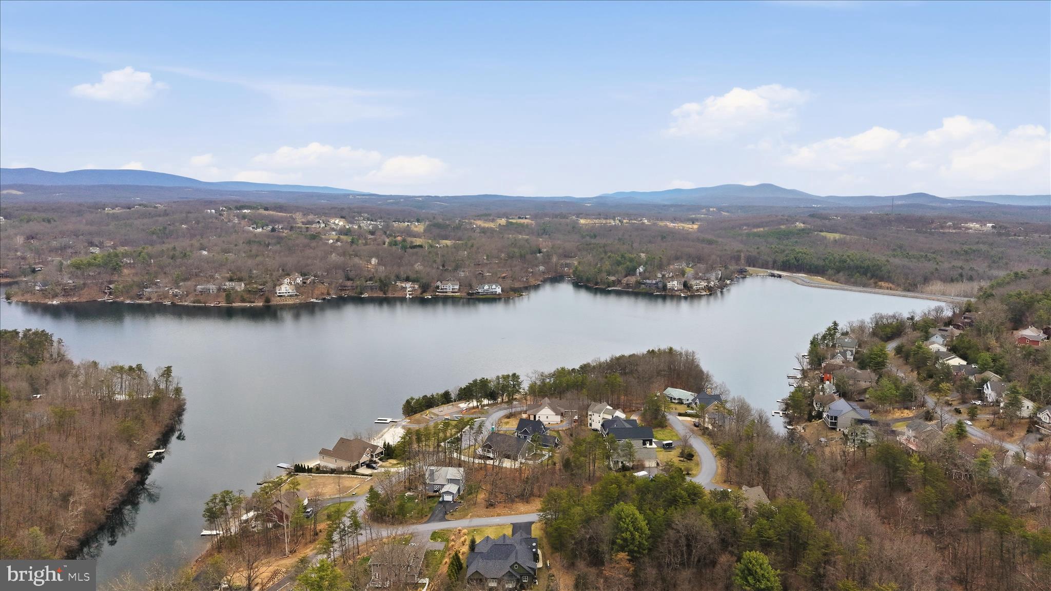 LAKE HOLIDAY ESTATES - Residential