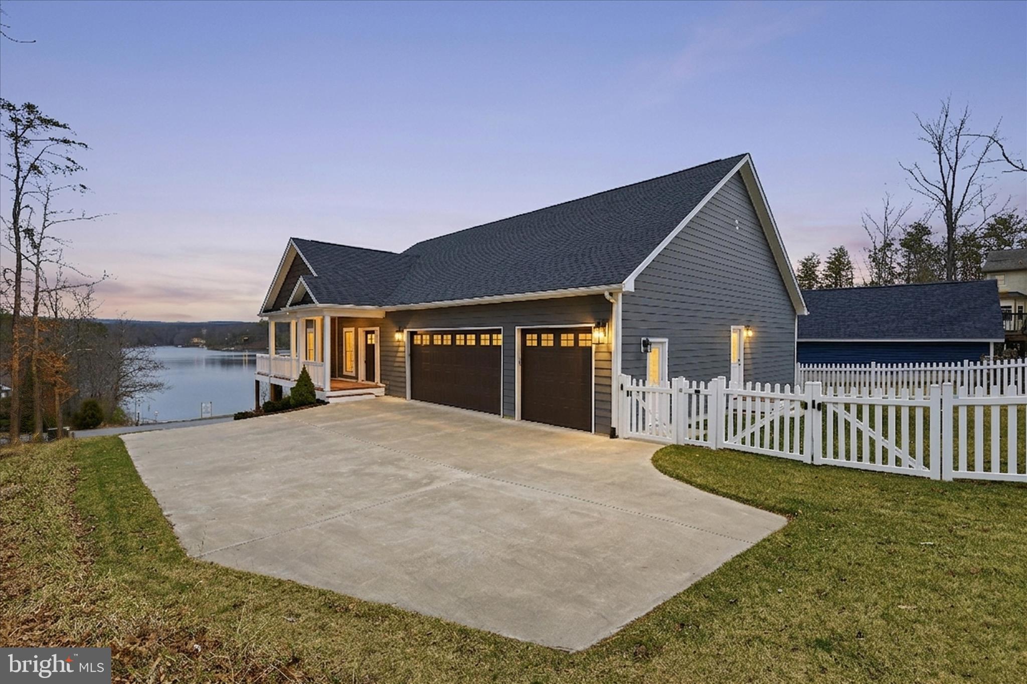 LAKE HOLIDAY ESTATES - Residential