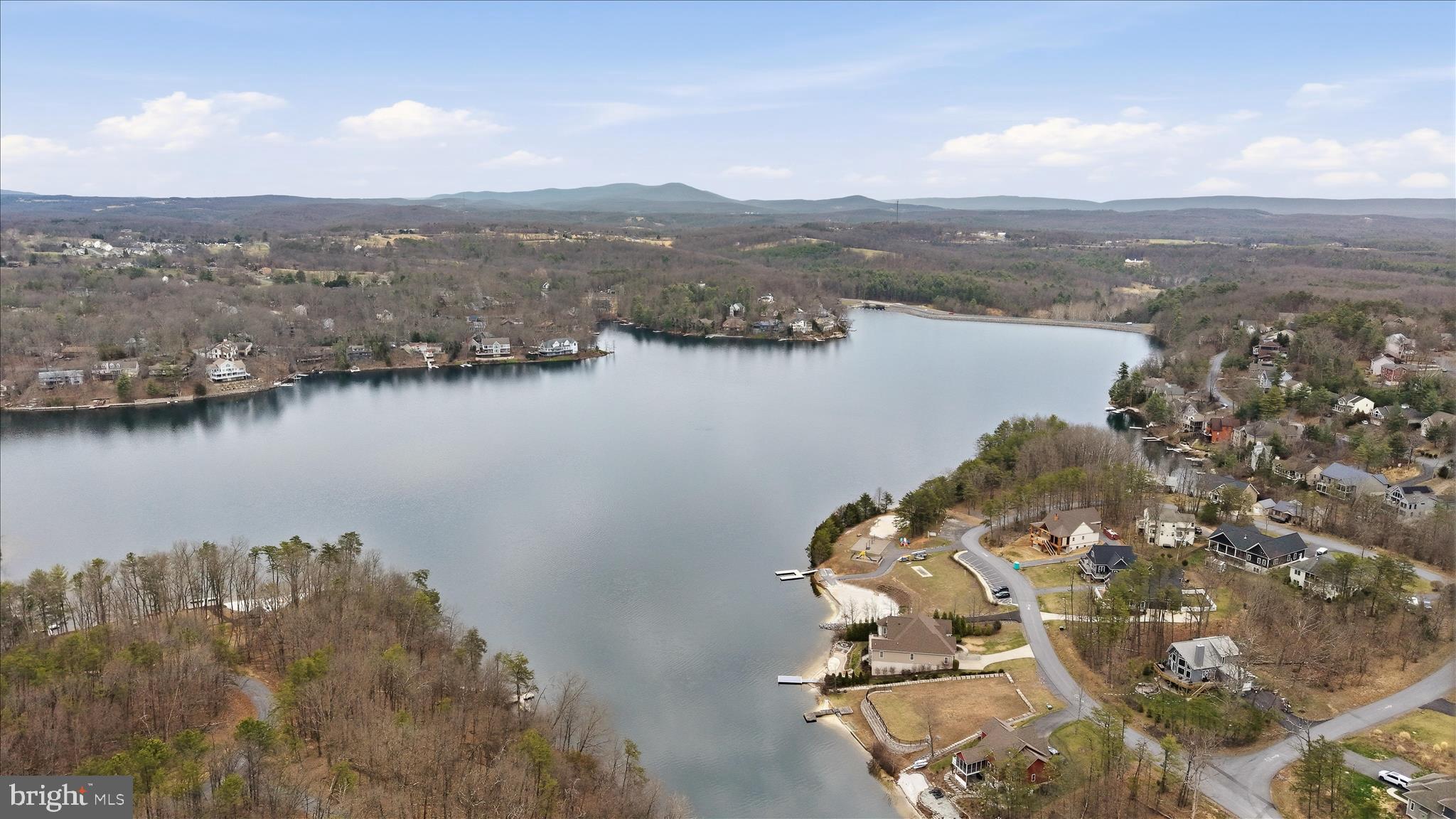 LAKE HOLIDAY ESTATES - Residential