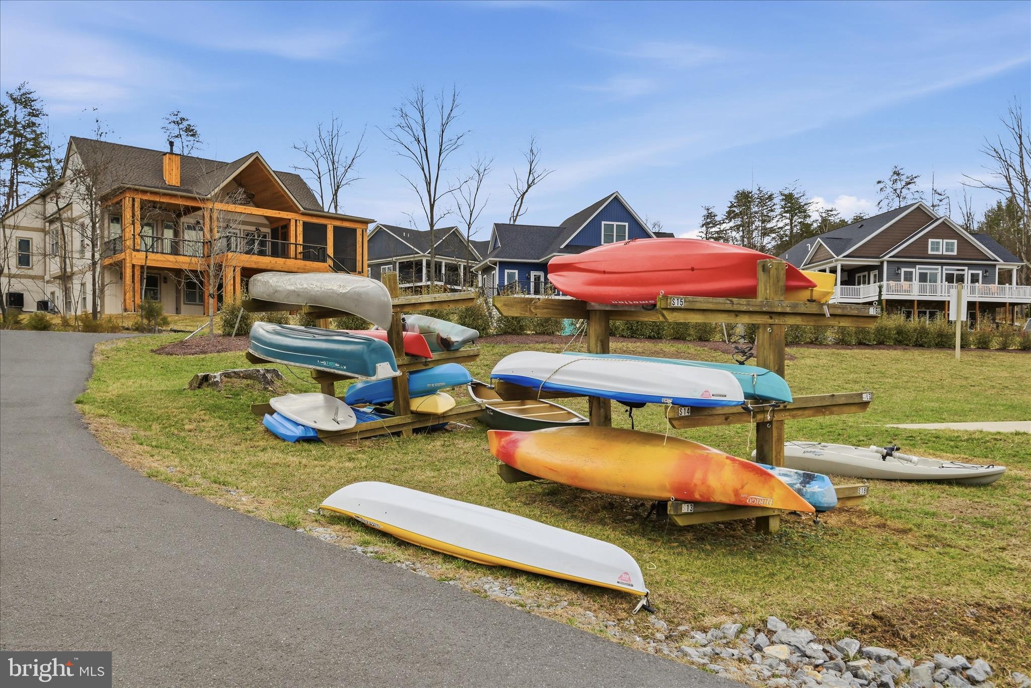 LAKE HOLIDAY ESTATES - Residential