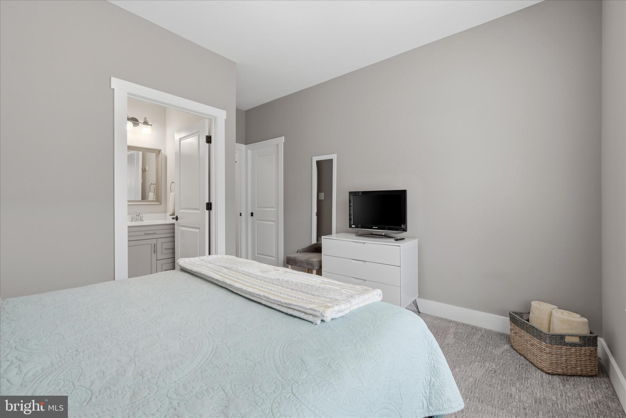 LAKE HOLIDAY ESTATES - Residential