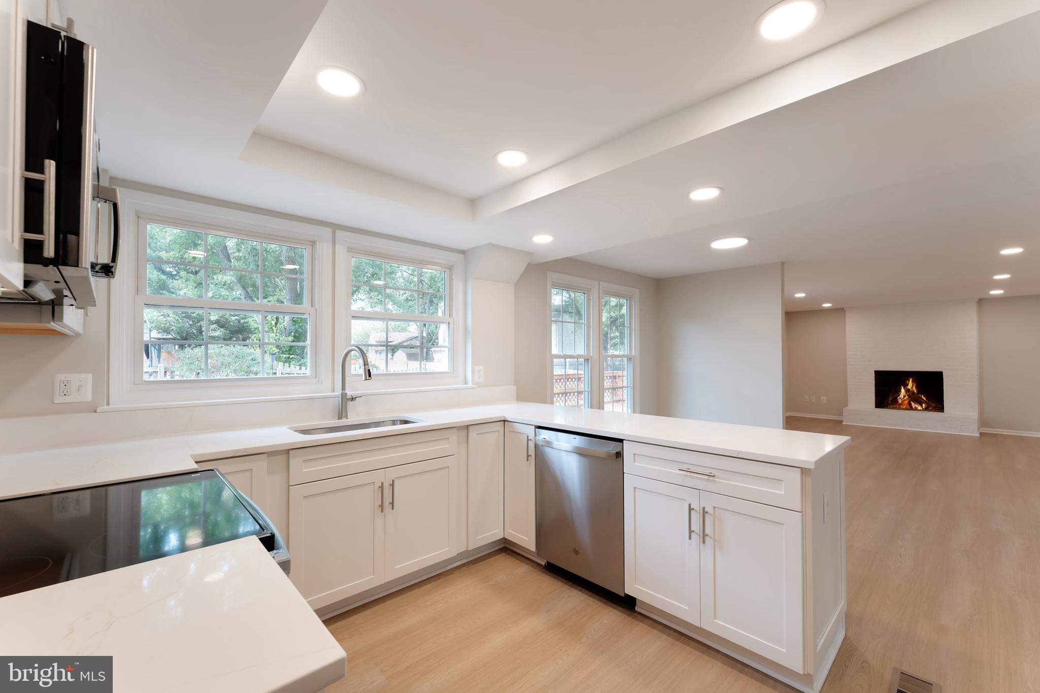 CRESTBROOK - Residential