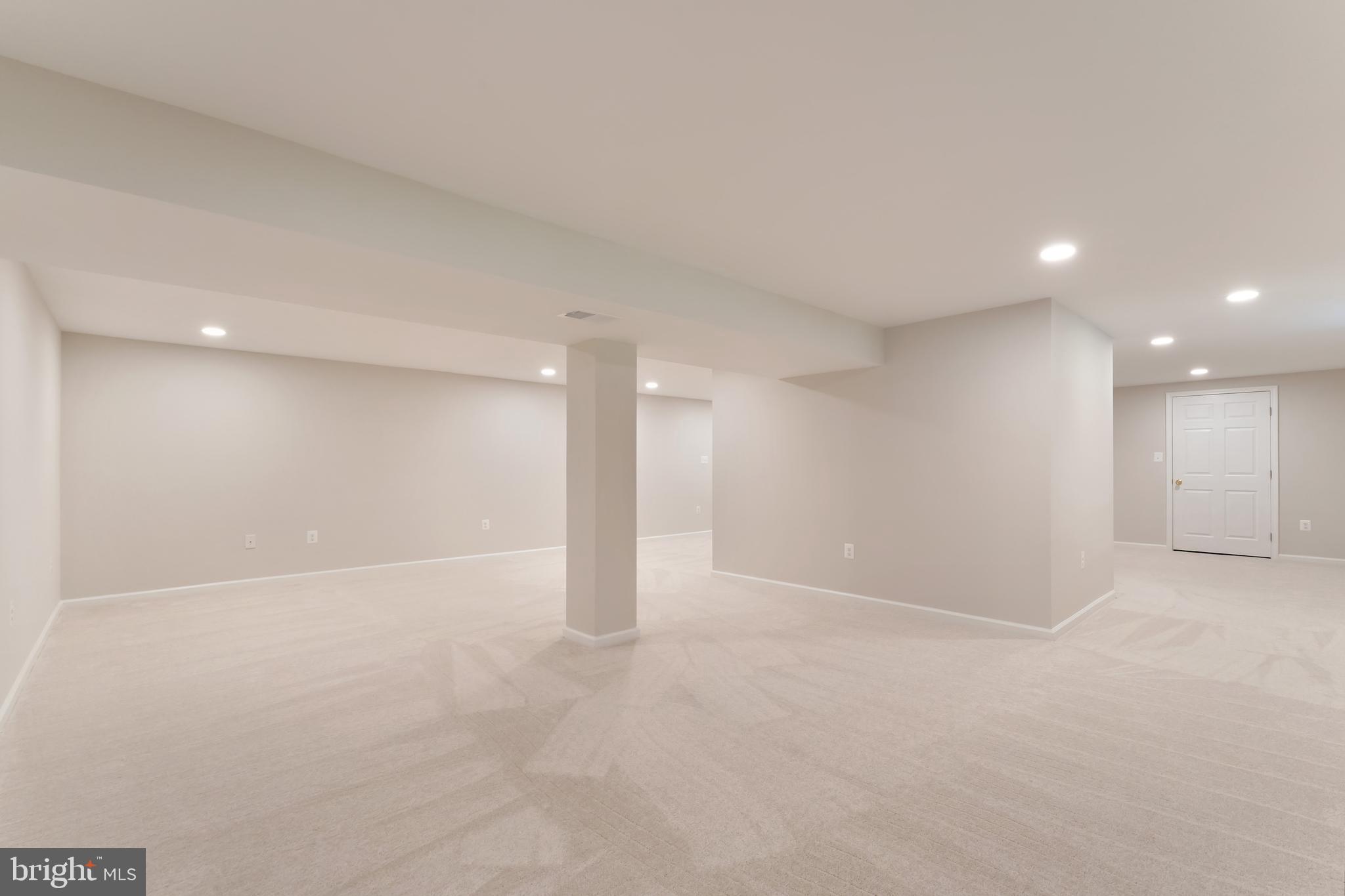 CRESTBROOK - Residential