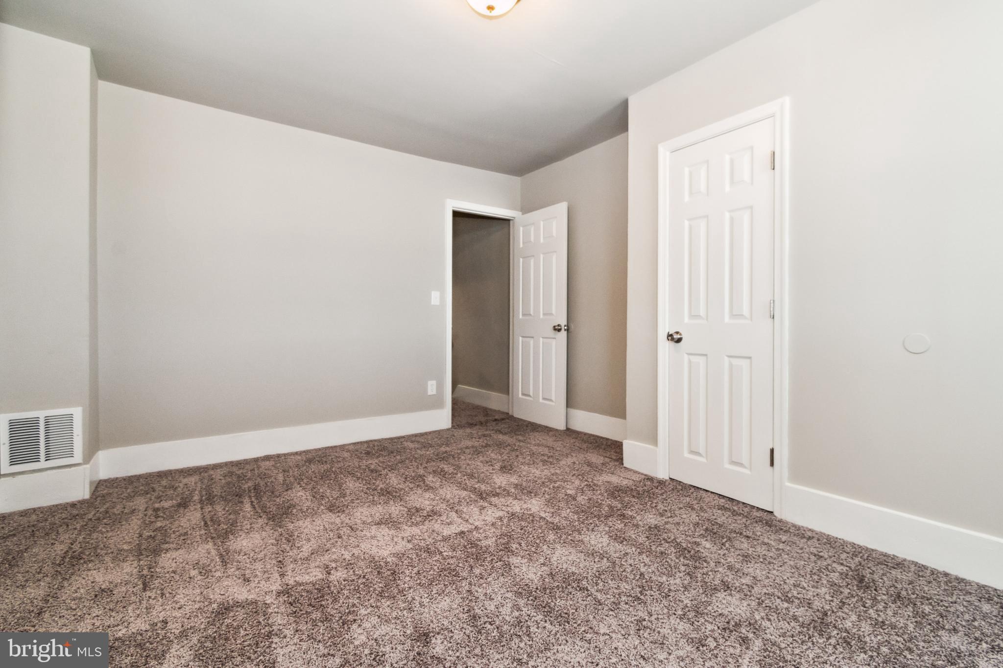 ELLWOOD PARK - Residential