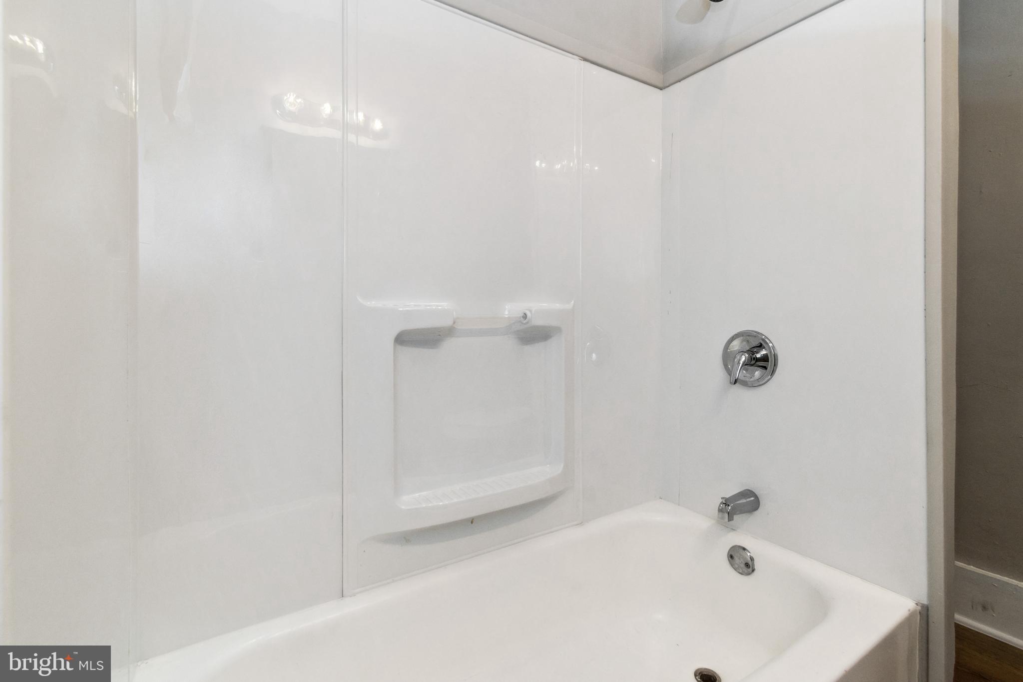 ELLWOOD PARK - Residential