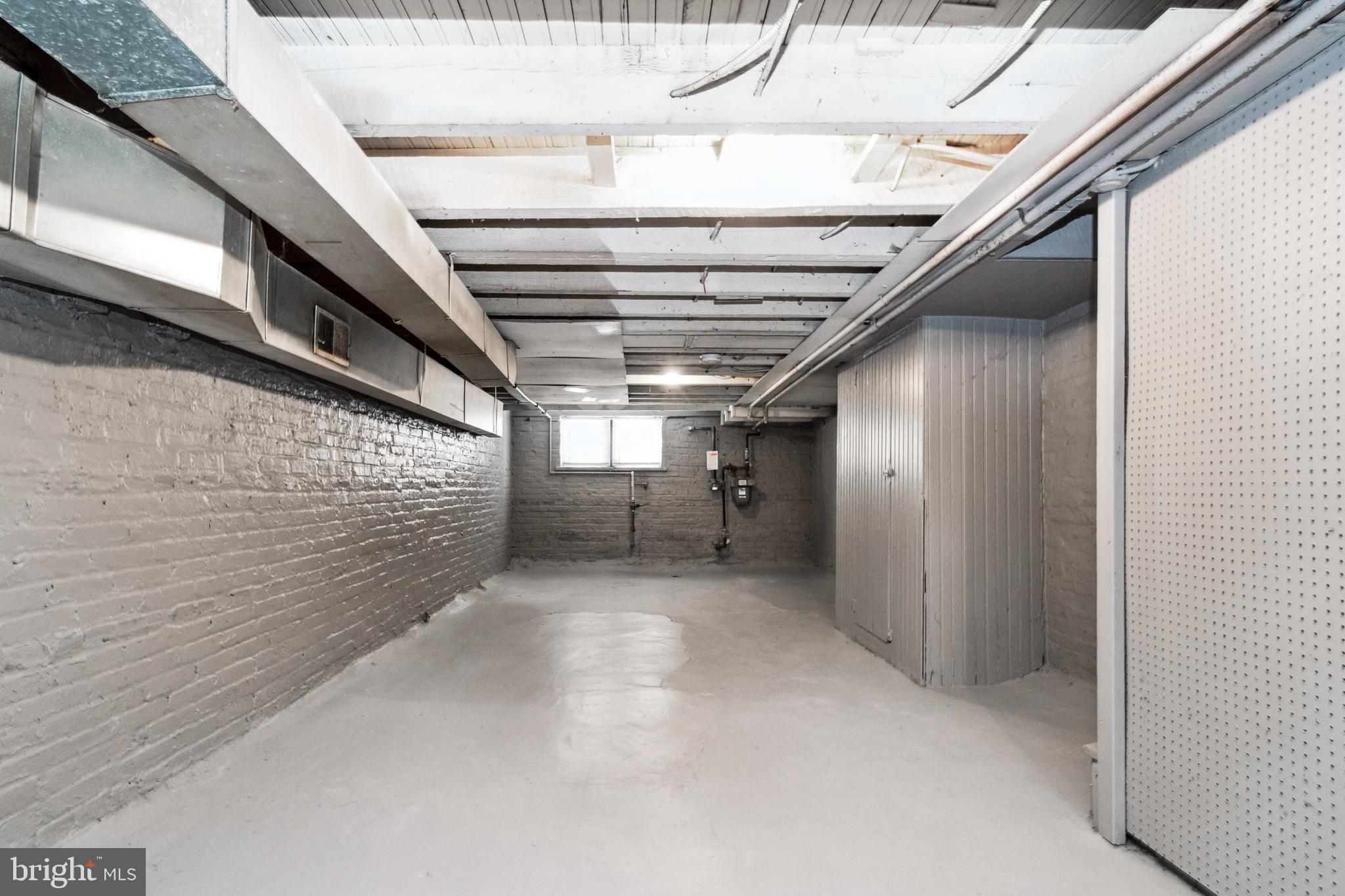 ELLWOOD PARK - Residential