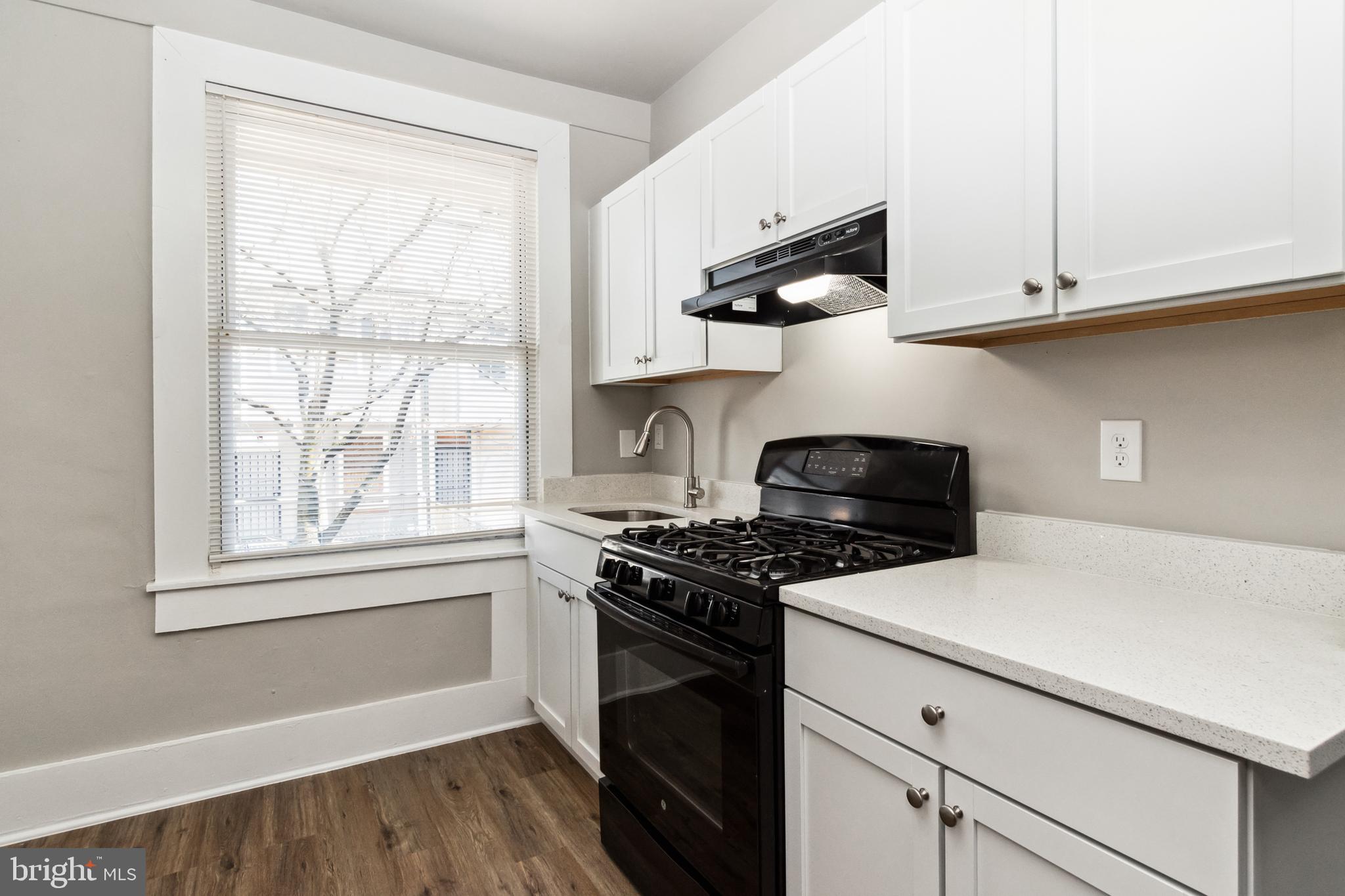 ELLWOOD PARK - Residential