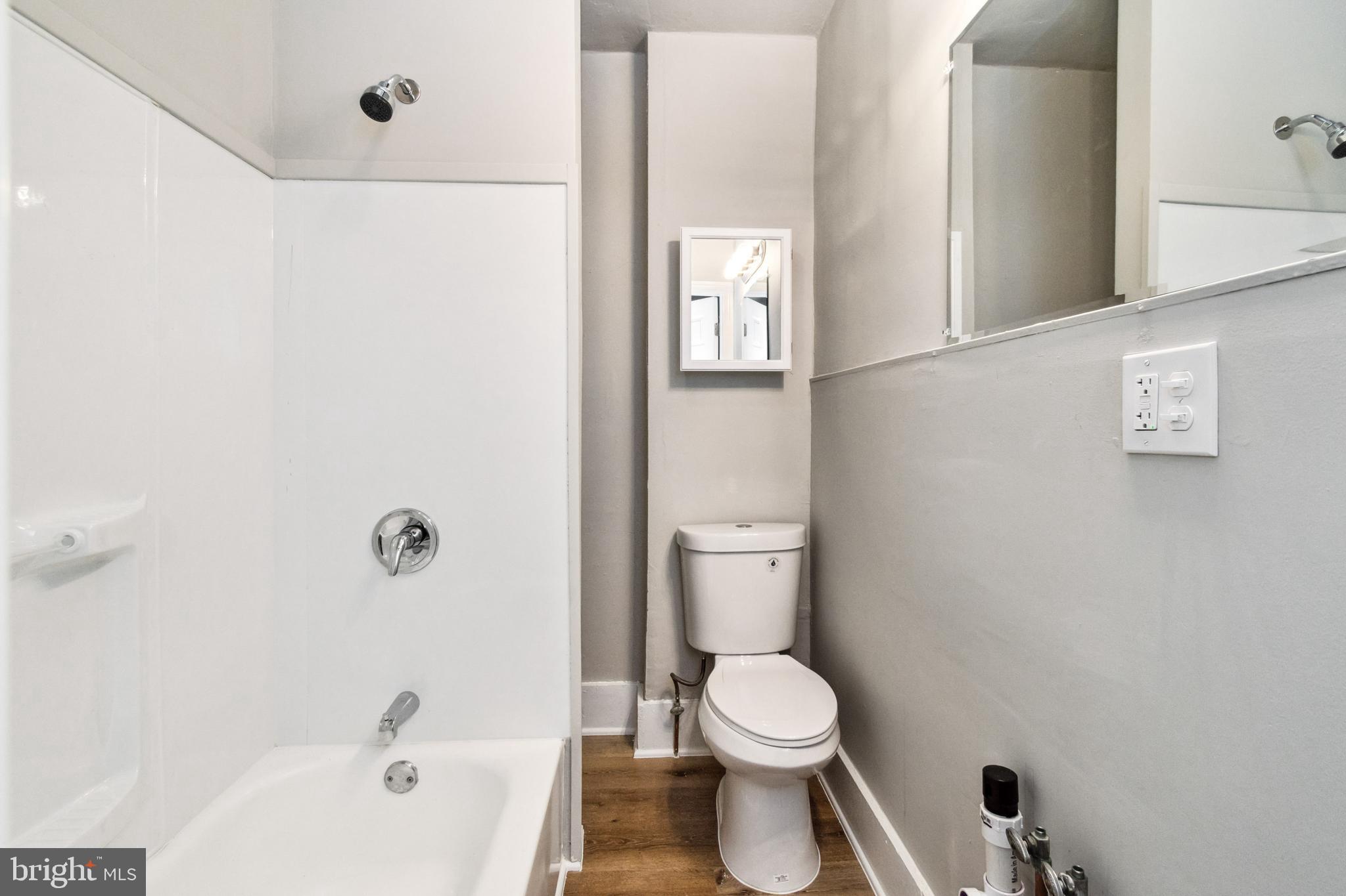 ELLWOOD PARK - Residential