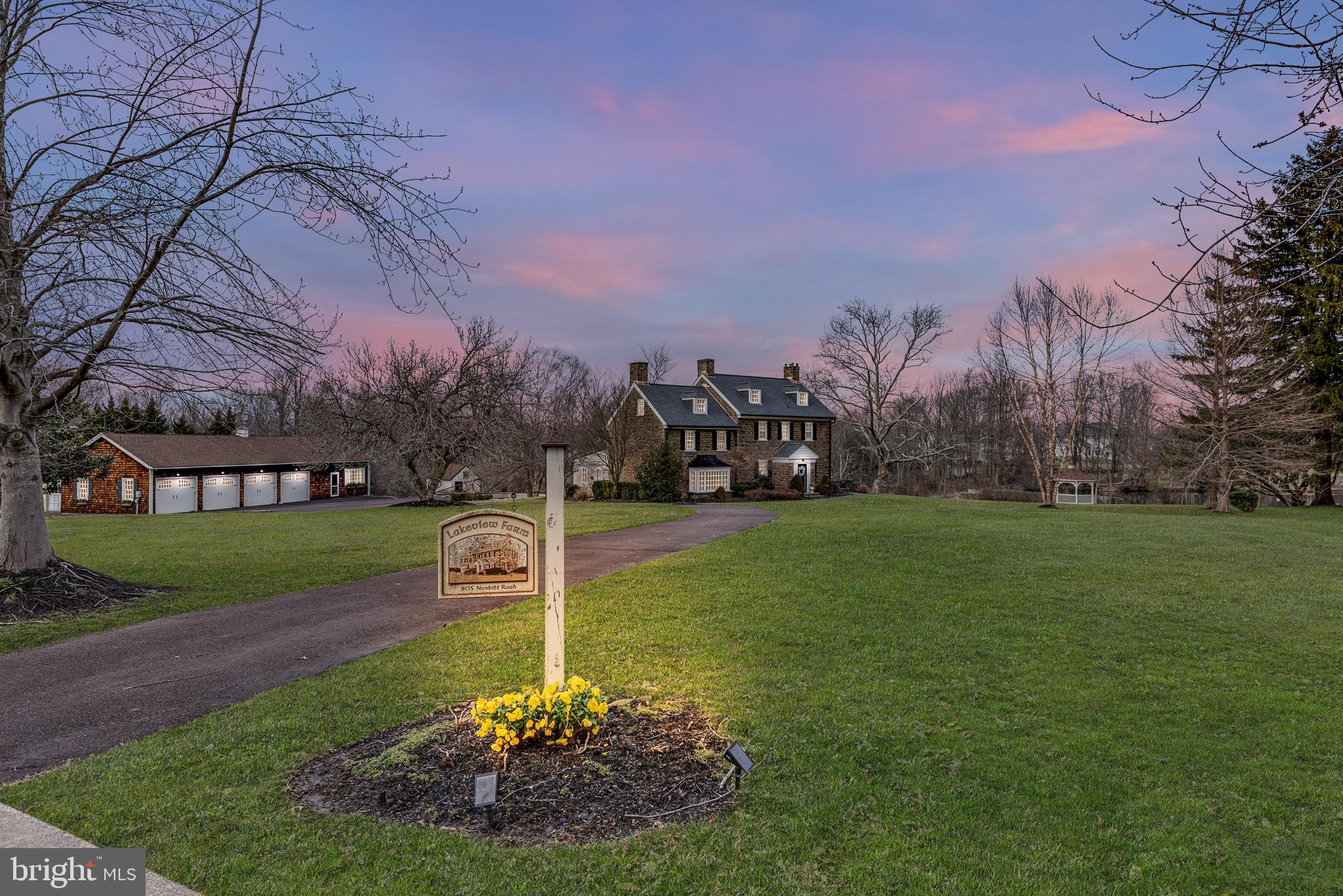 MAPLE GLEN - Residential