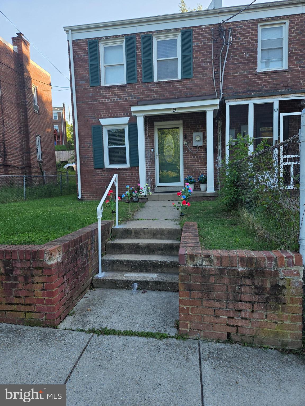 9 47TH STREET SE