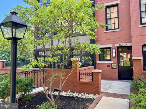 1610 N QUEEN STREET 215-A ARLINGTON VA 22209