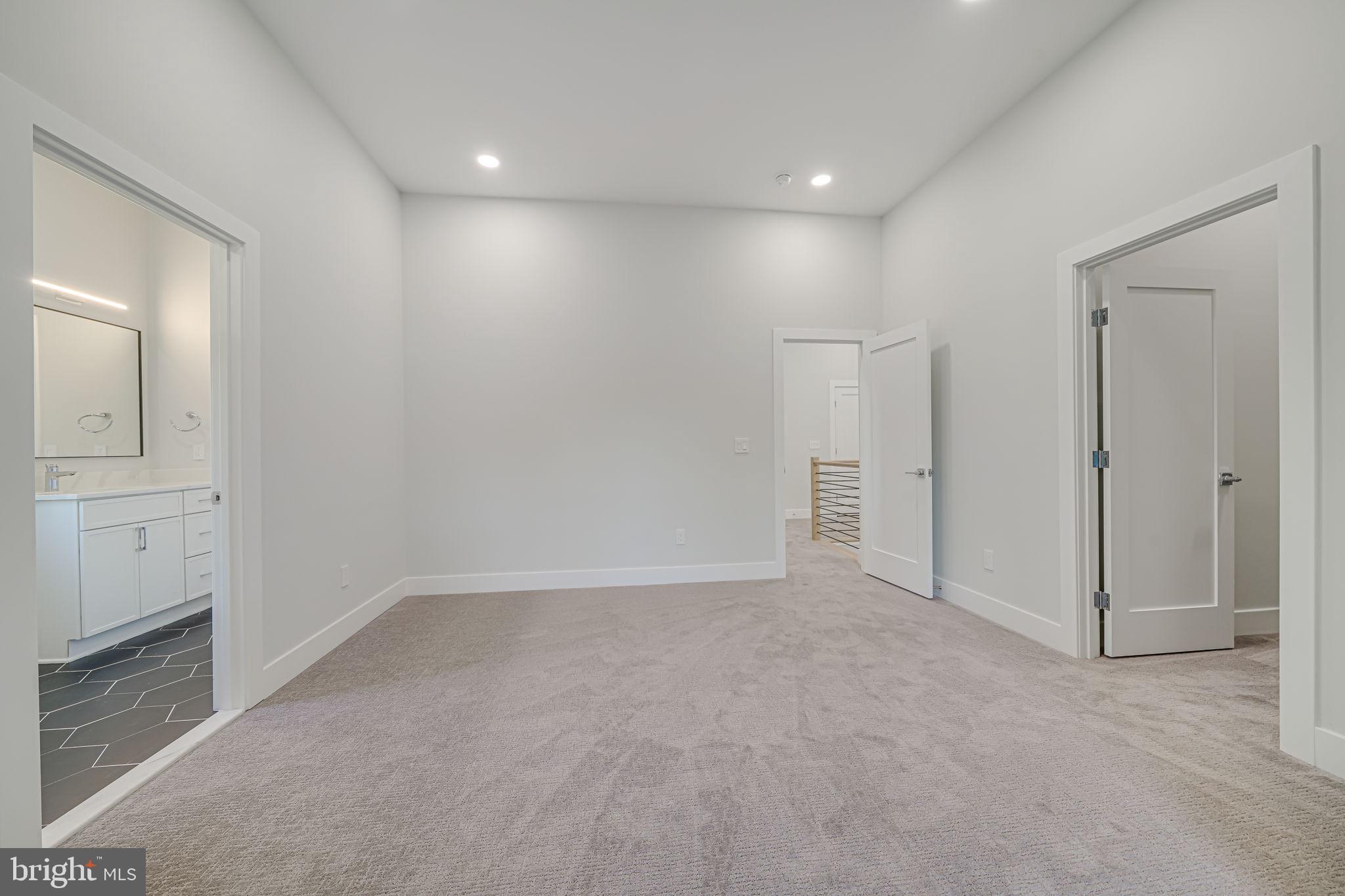 BROYHILL HEIGHTS - Residential