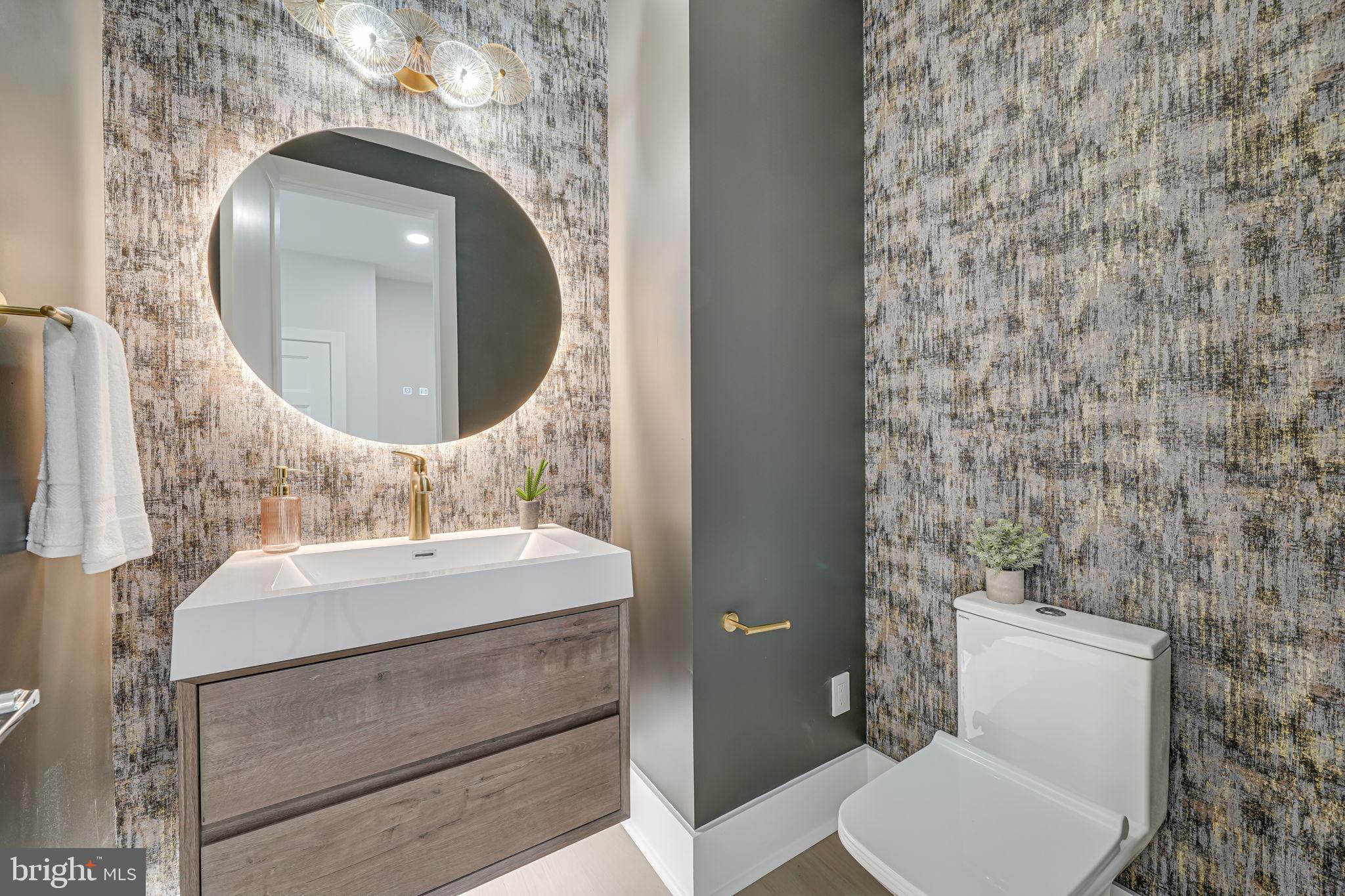 BROYHILL HEIGHTS - Residential