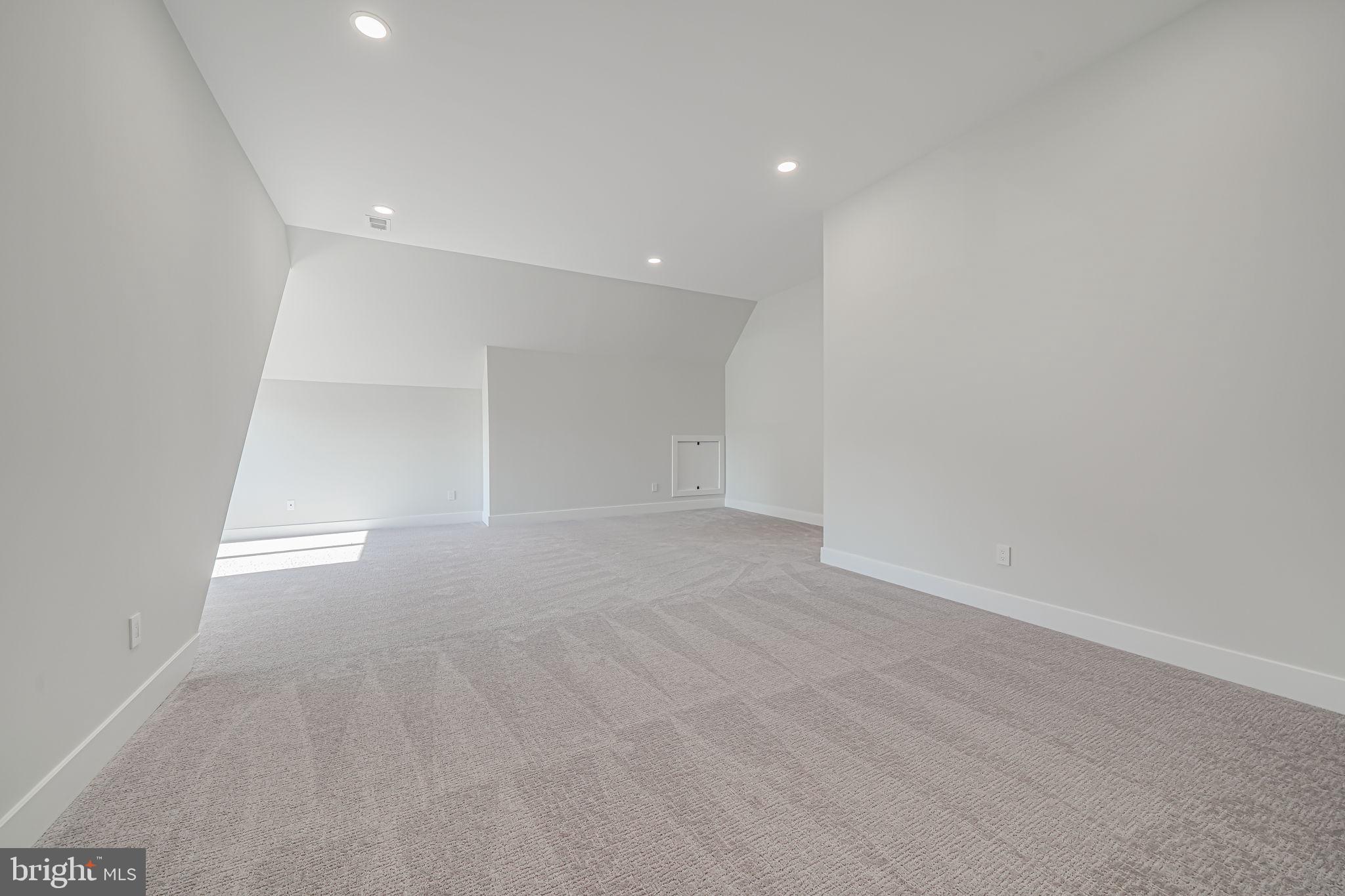 BROYHILL HEIGHTS - Residential