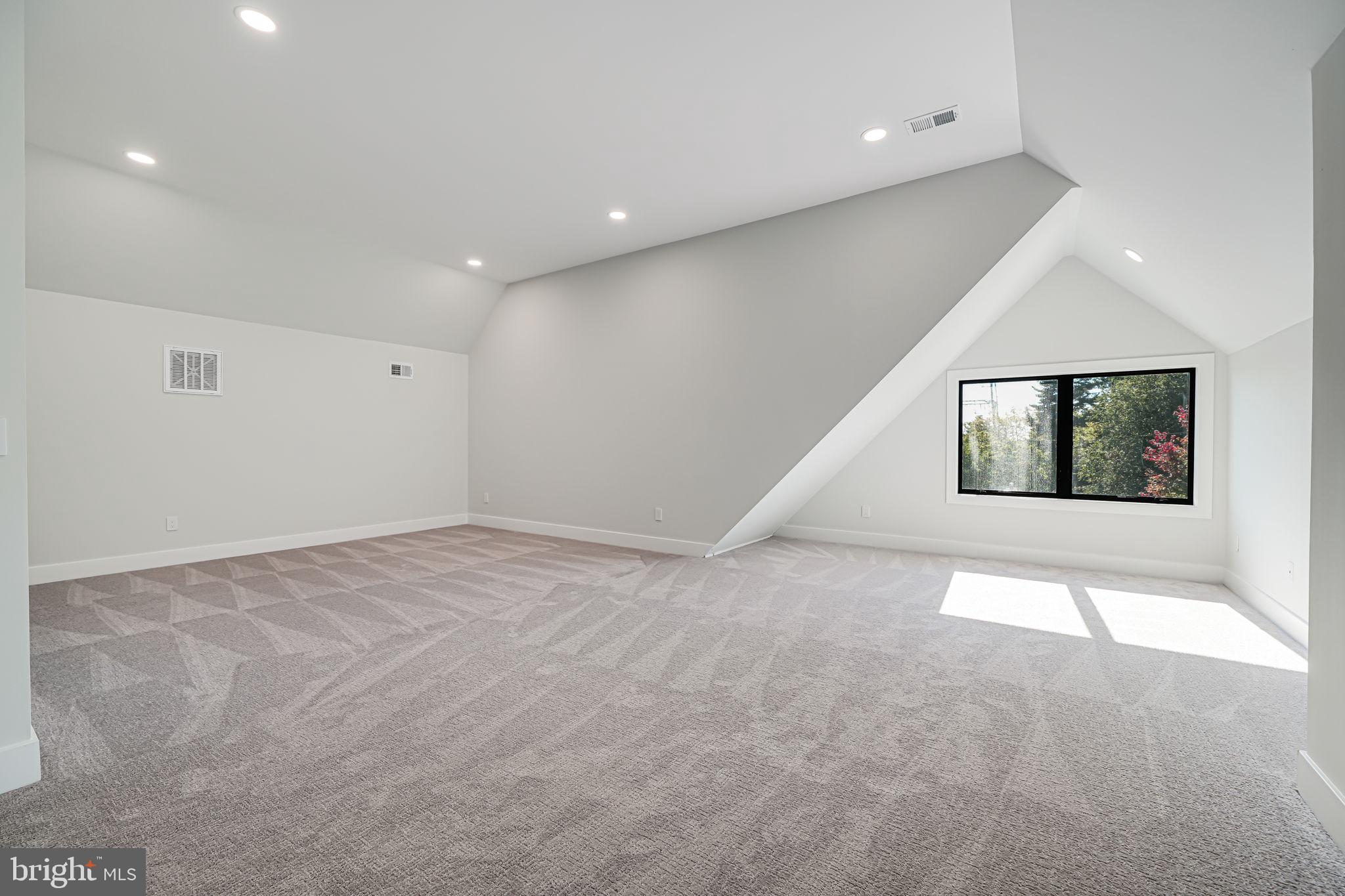 BROYHILL HEIGHTS - Residential