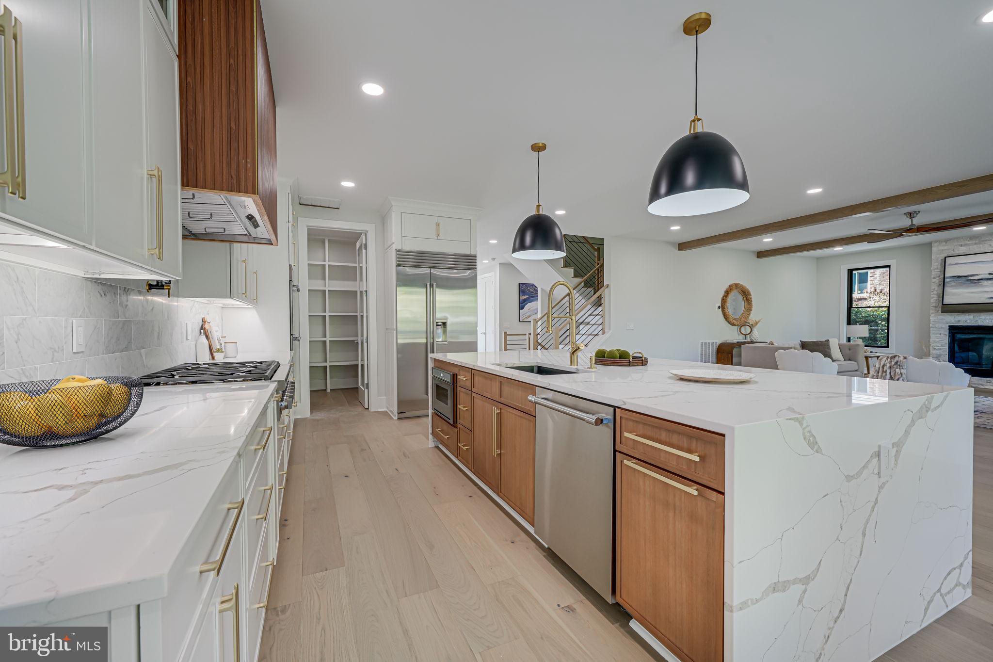 BROYHILL HEIGHTS - Residential