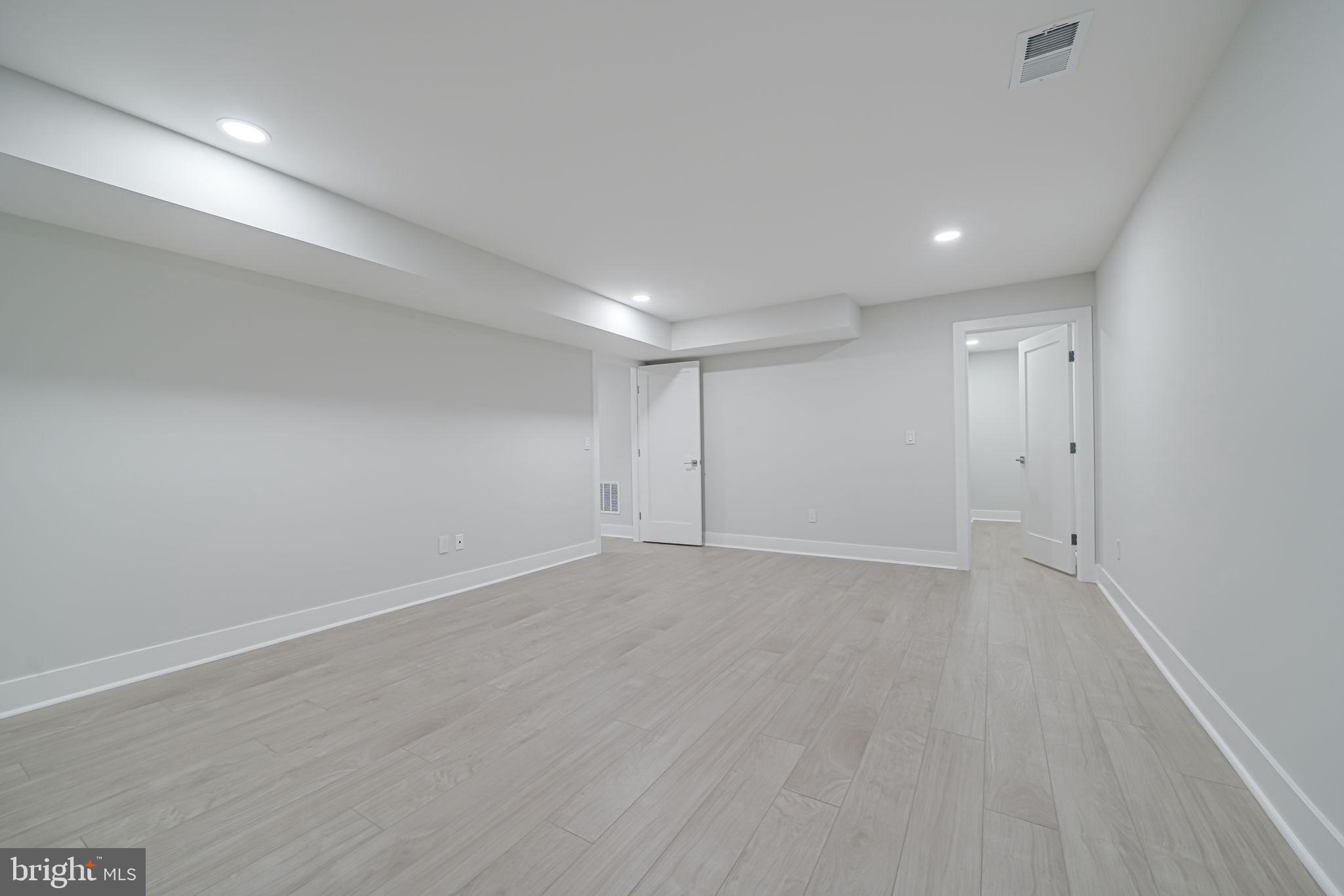 BROYHILL HEIGHTS - Residential