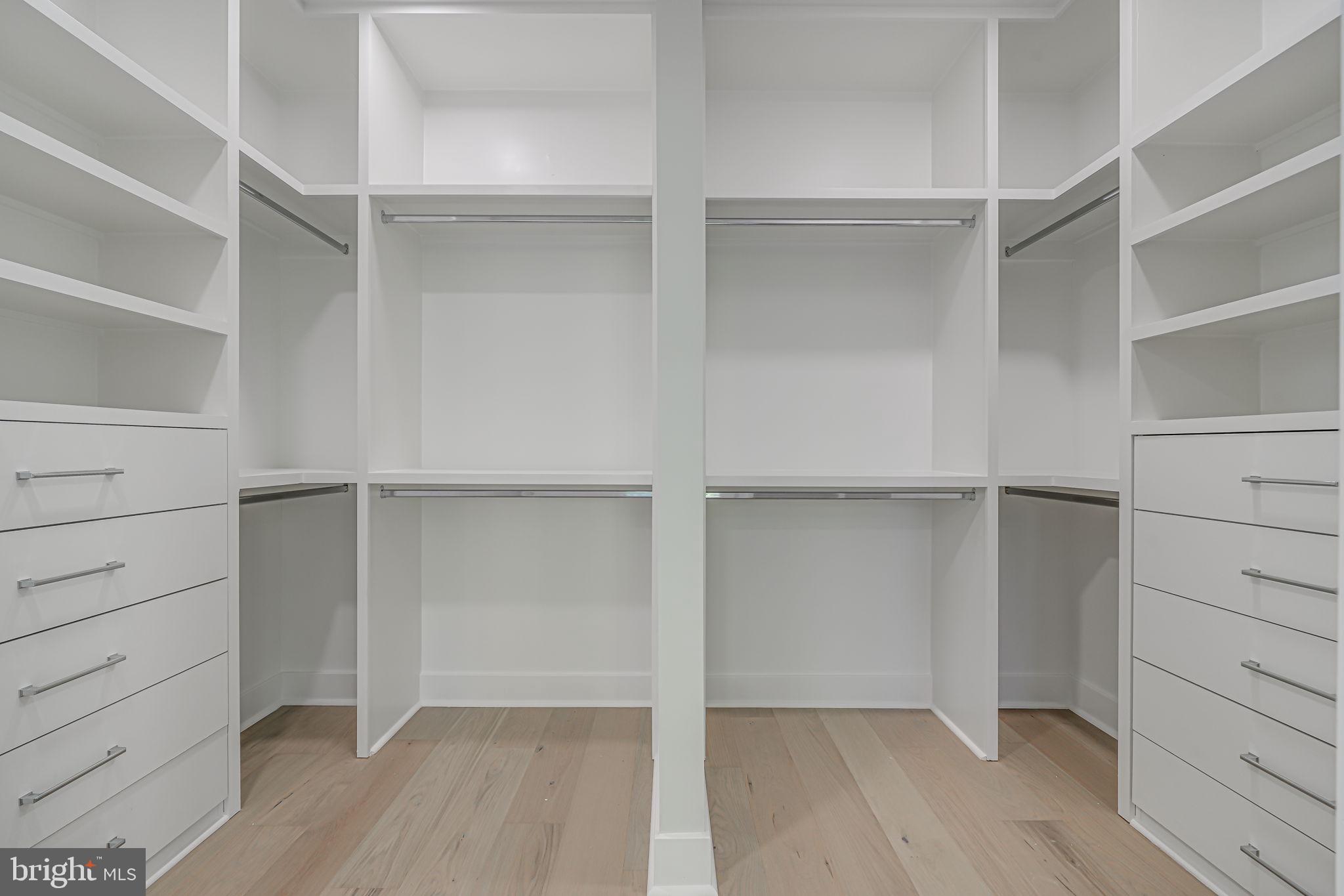 BROYHILL HEIGHTS - Residential