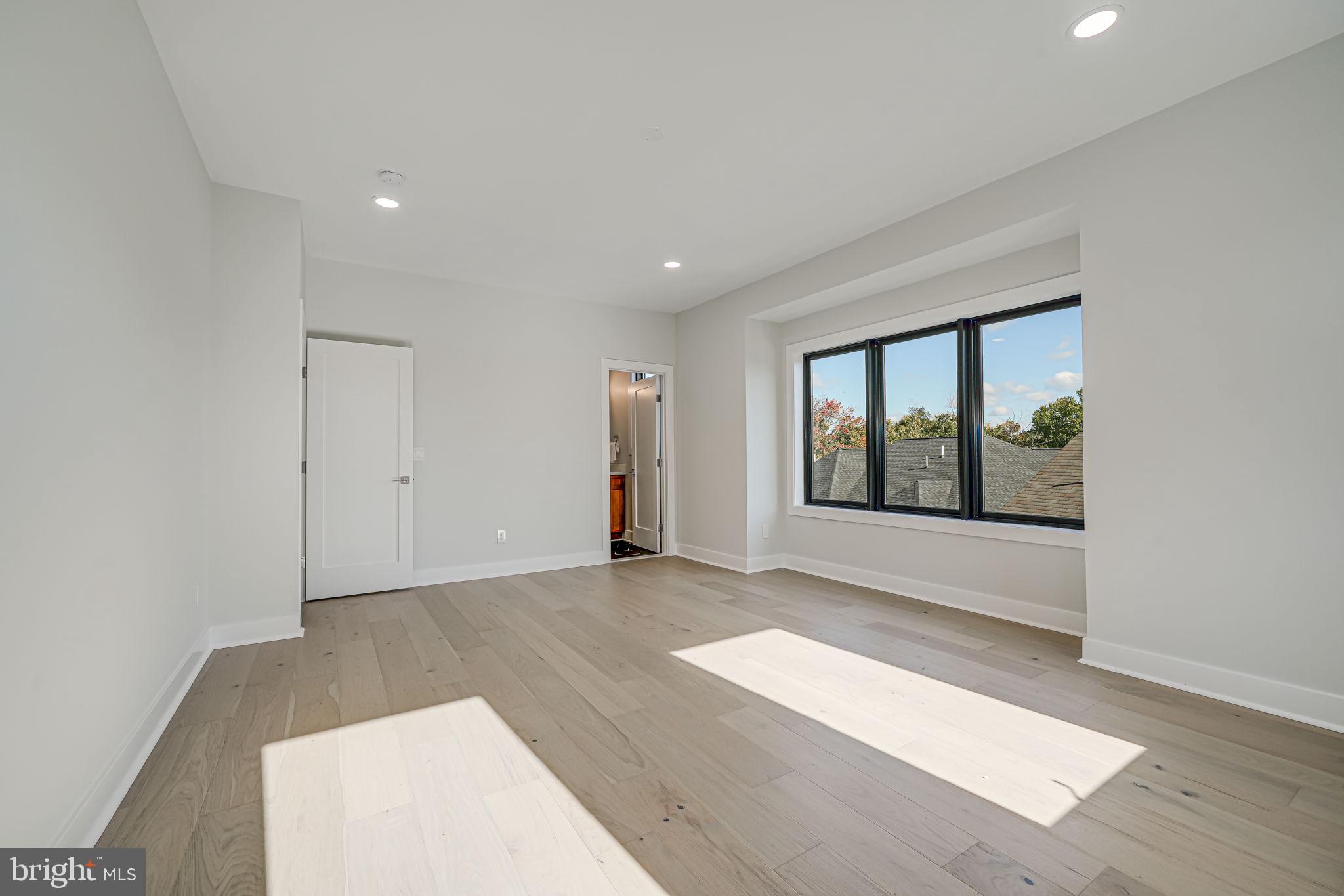 BROYHILL HEIGHTS - Residential