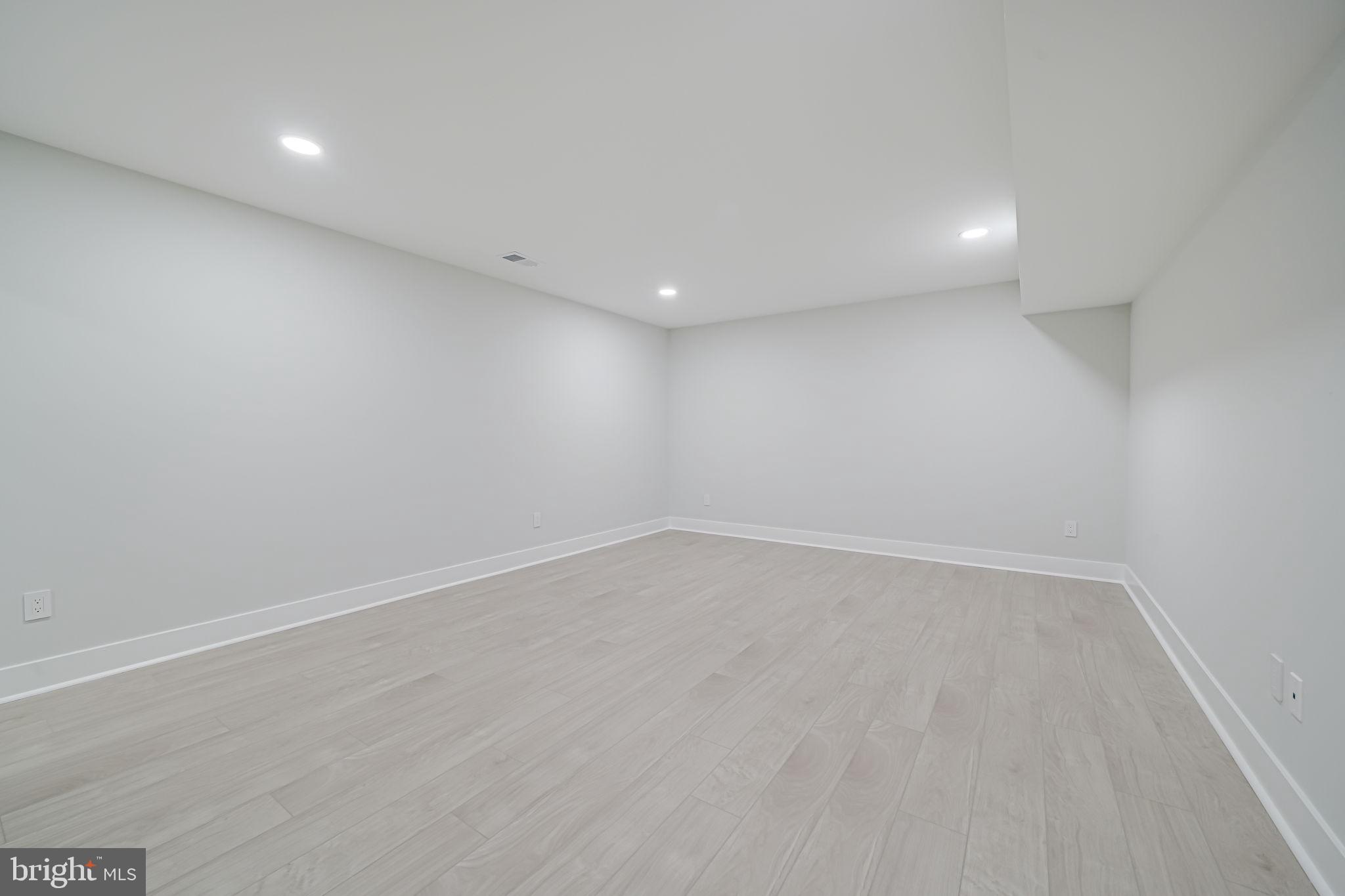 BROYHILL HEIGHTS - Residential