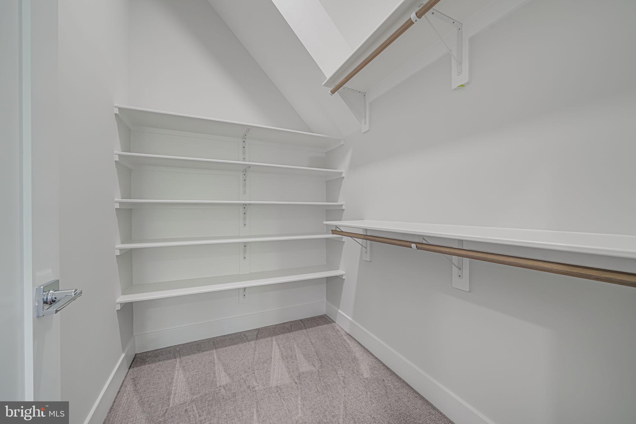 BROYHILL HEIGHTS - Residential