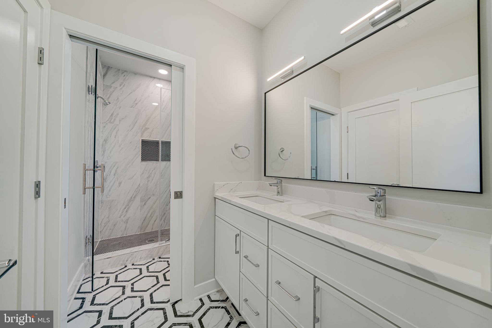 BROYHILL HEIGHTS - Residential