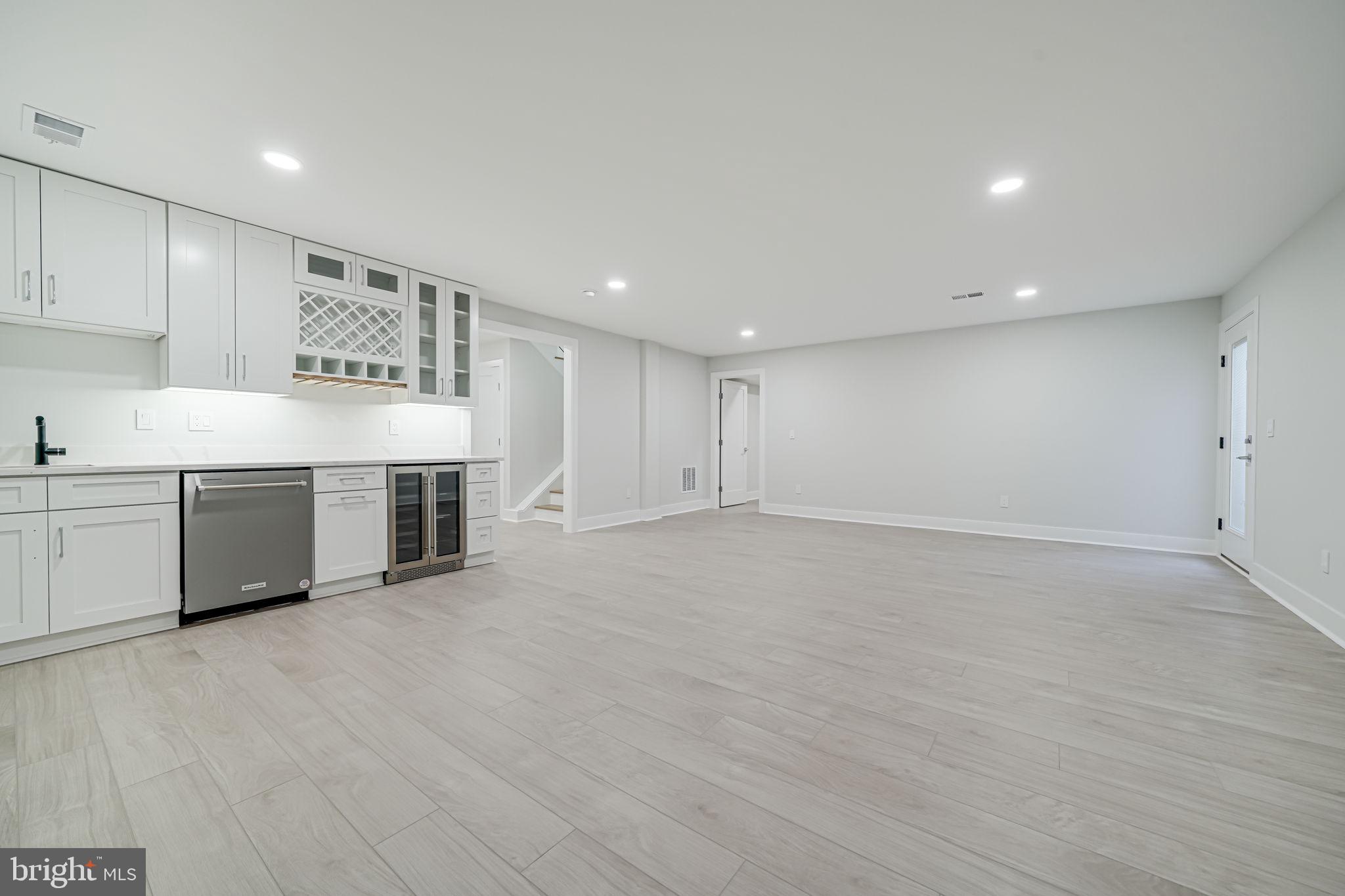 BROYHILL HEIGHTS - Residential