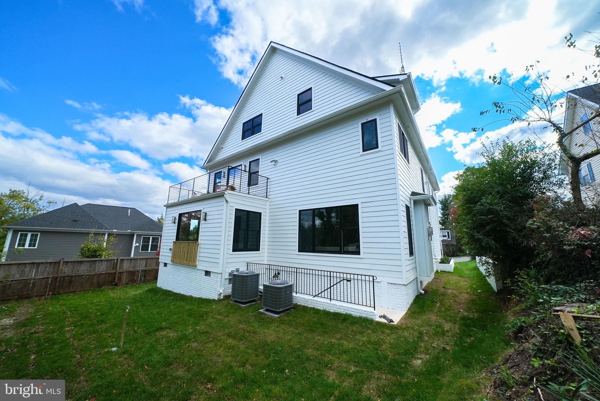 BROYHILL HEIGHTS - Residential