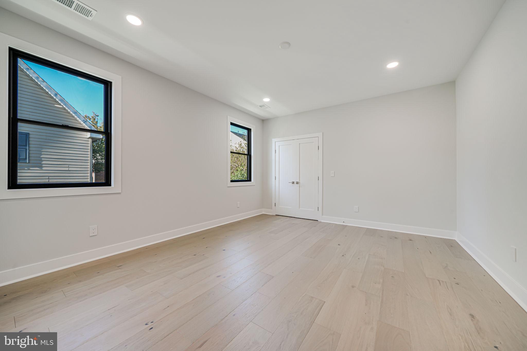 BROYHILL HEIGHTS - Residential