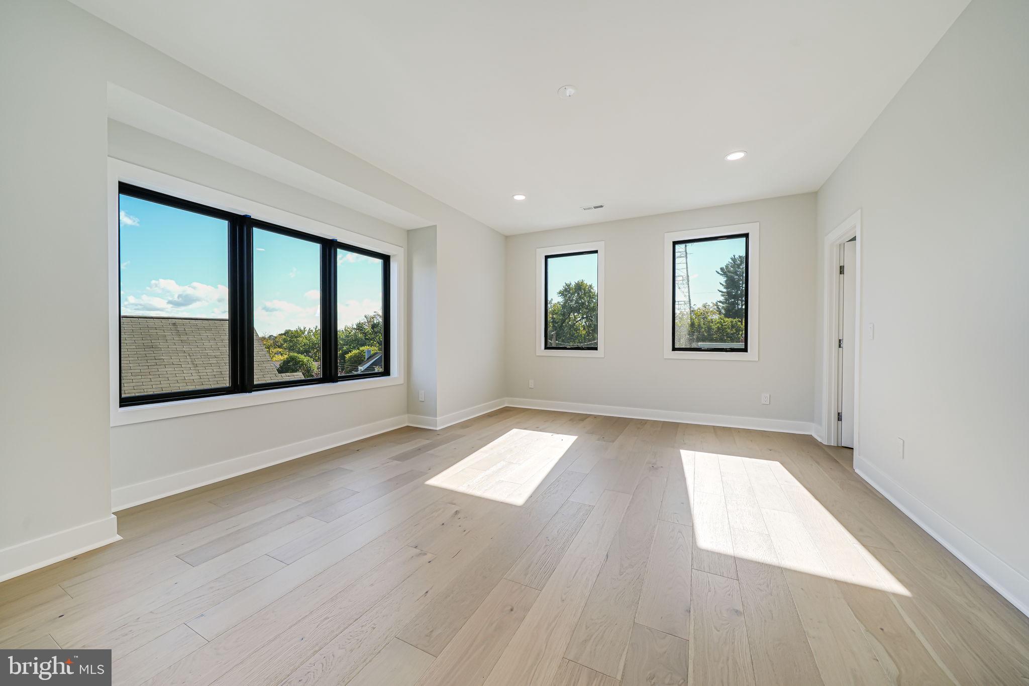 BROYHILL HEIGHTS - Residential