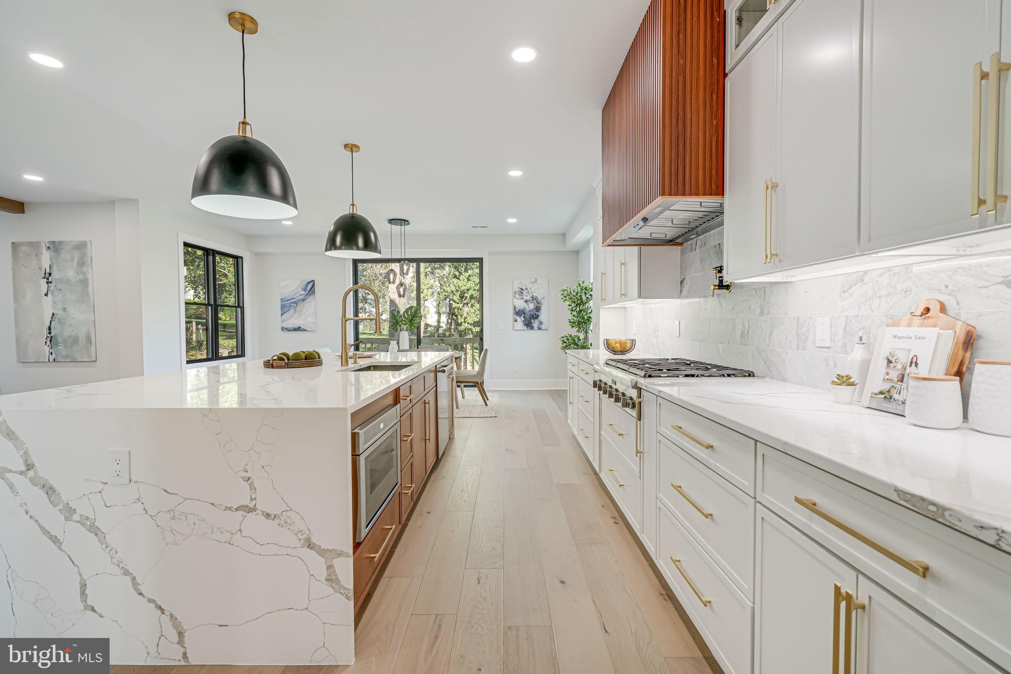 BROYHILL HEIGHTS - Residential