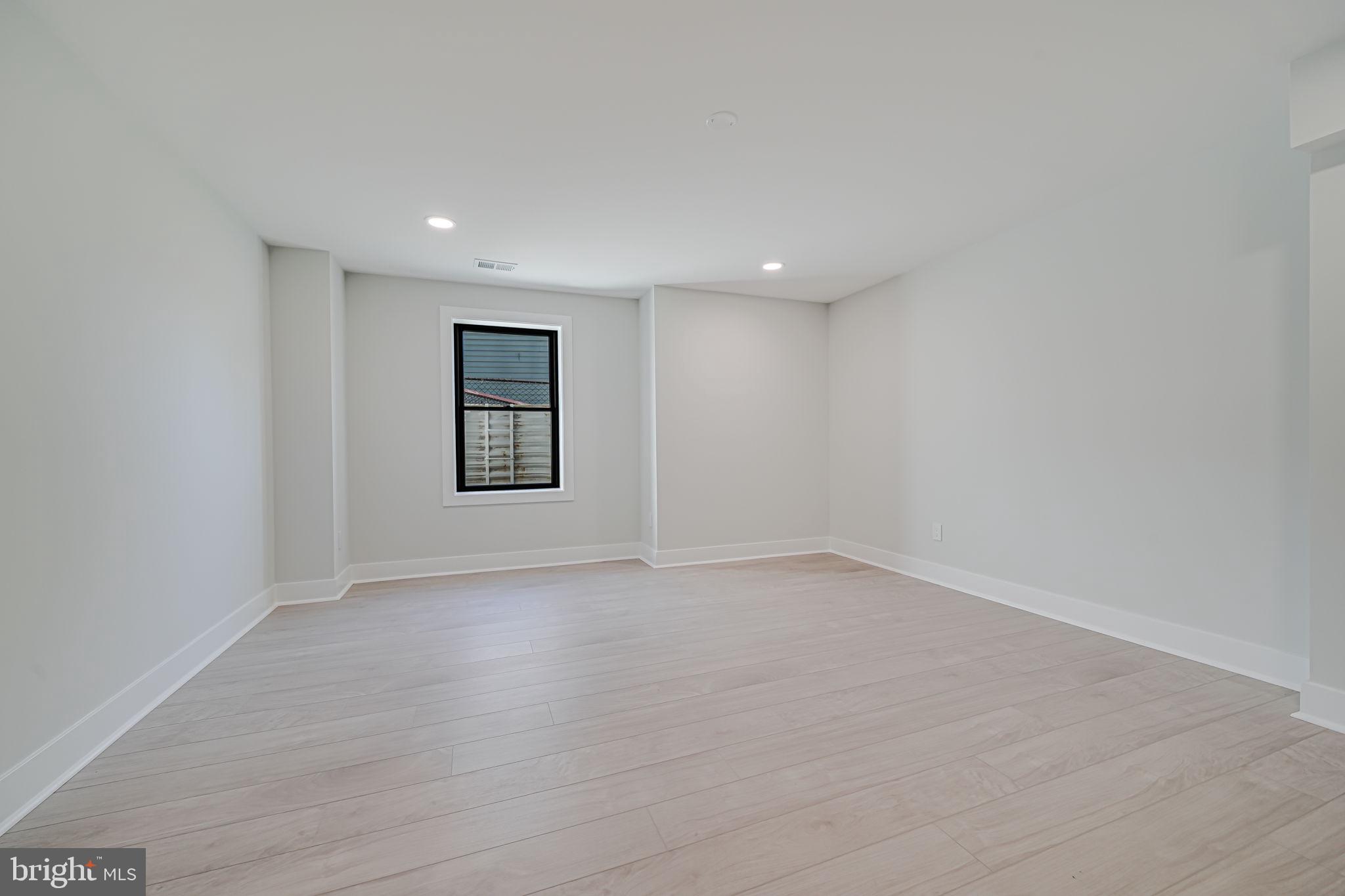 BROYHILL HEIGHTS - Residential