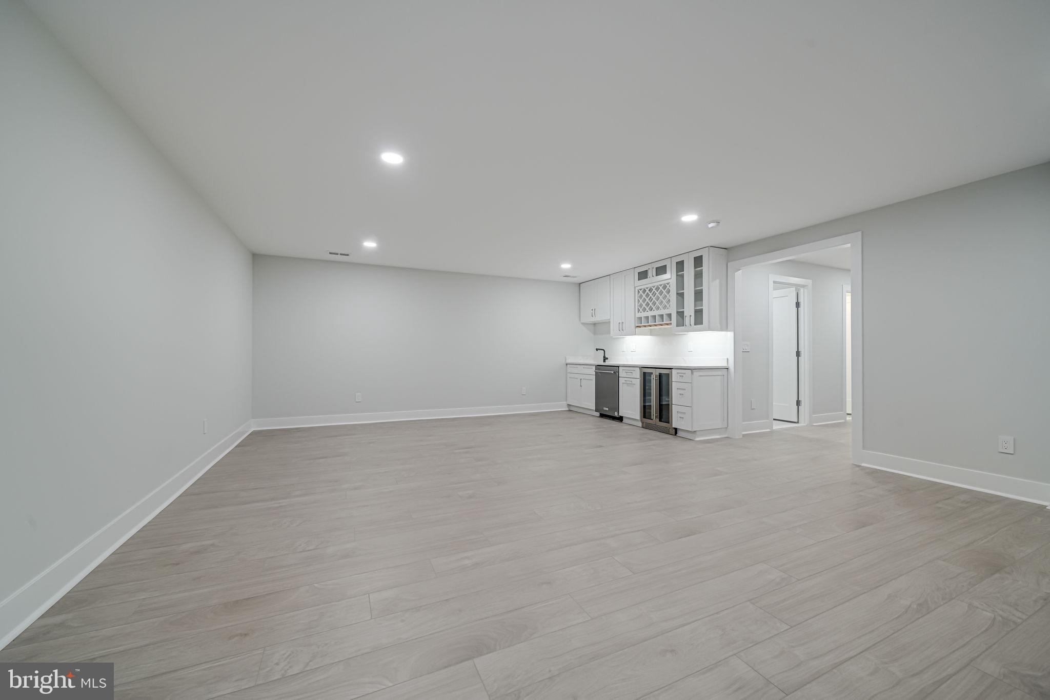 BROYHILL HEIGHTS - Residential