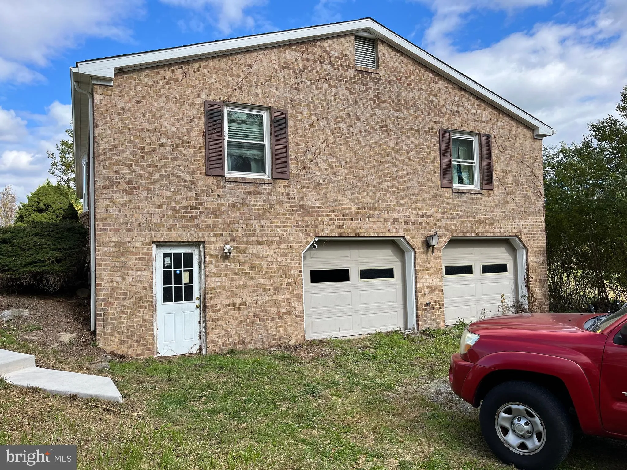 Hagerstown, Maryland 21742, United States, 4 Bedrooms Bedrooms, ,3 BathroomsBathrooms,Residential,Contingent,232354